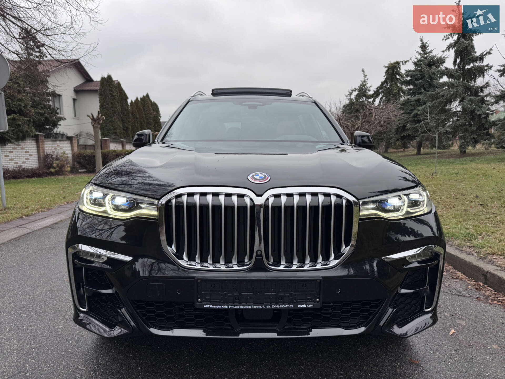 Головне фото звіту автомобіля BMW X7 2019
