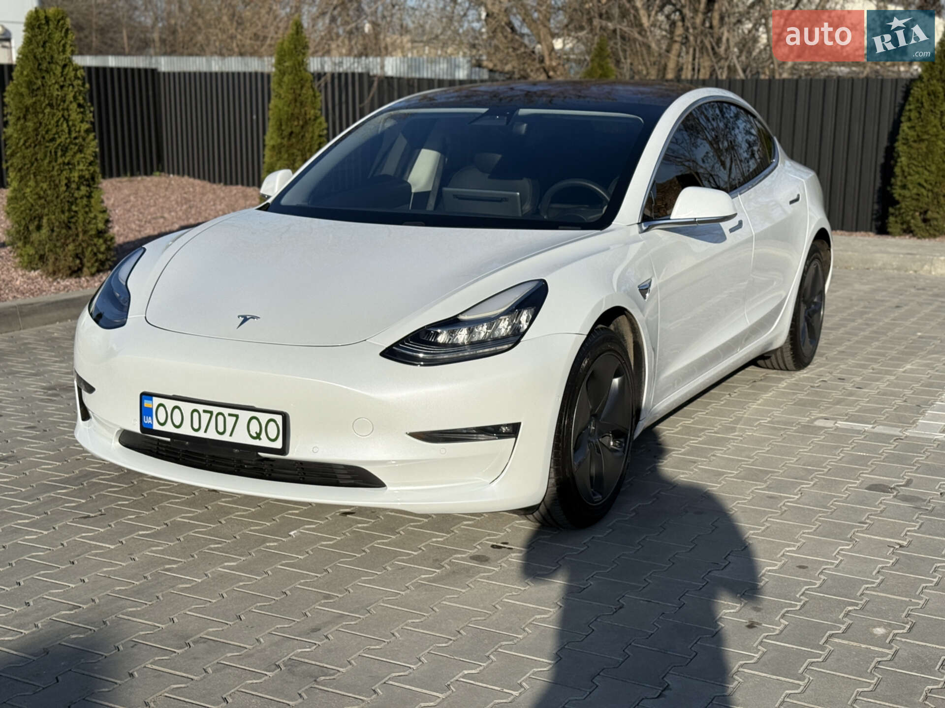 Головне фото звіту автомобіля TESLA MODEL 3 2020
