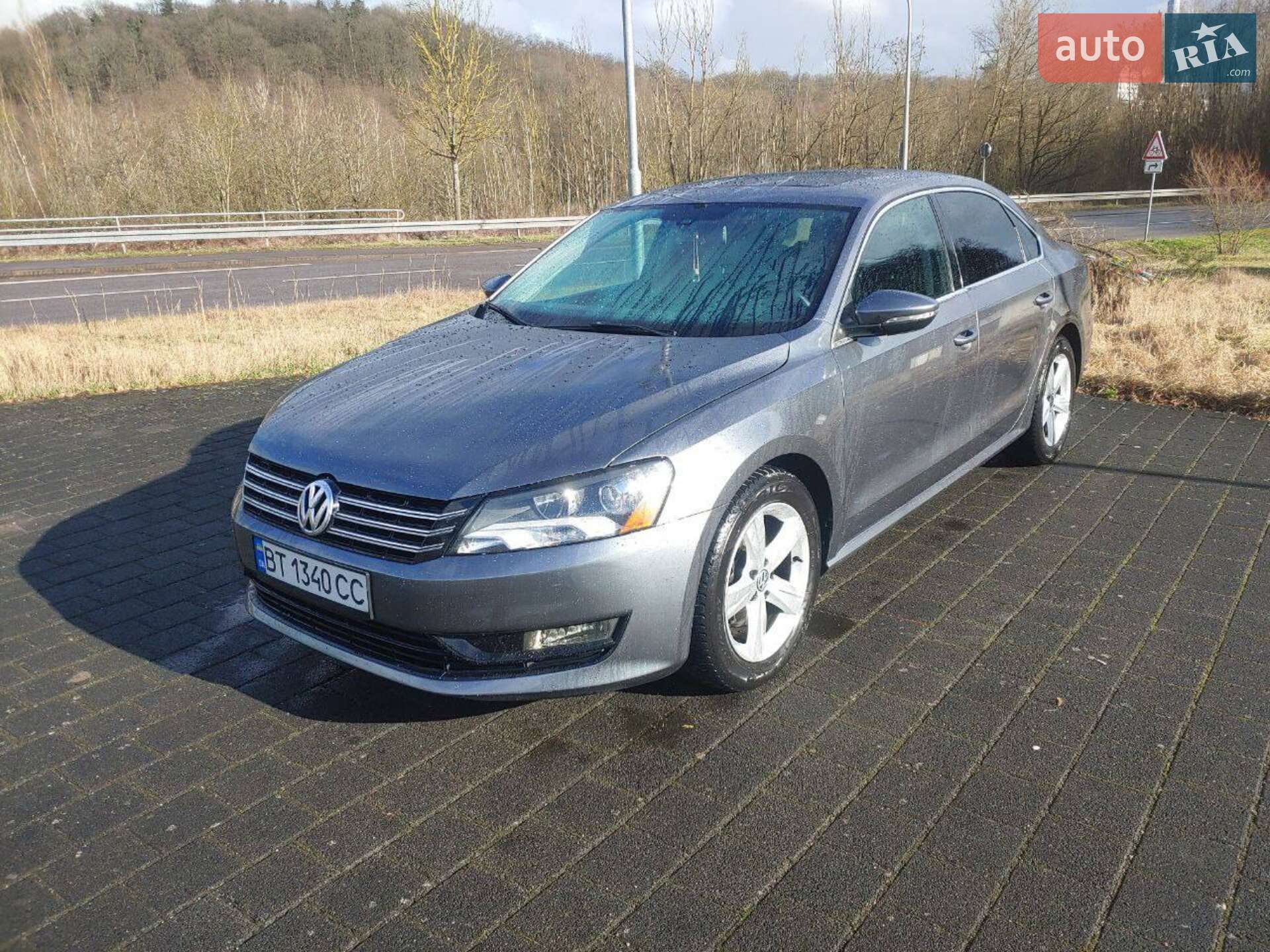 VOLKSWAGEN PASSAT 2011