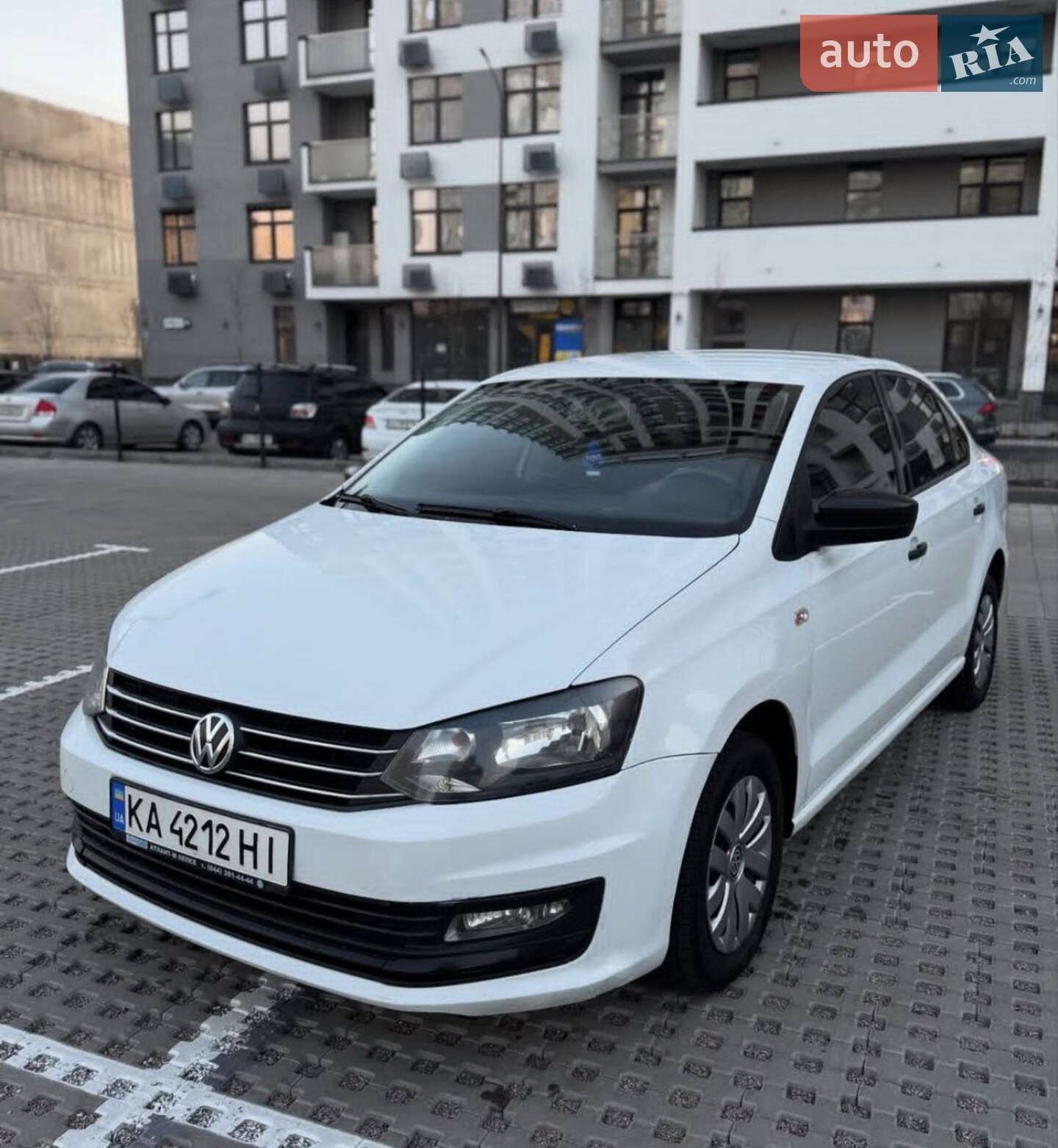 VOLKSWAGEN POLO 2016
