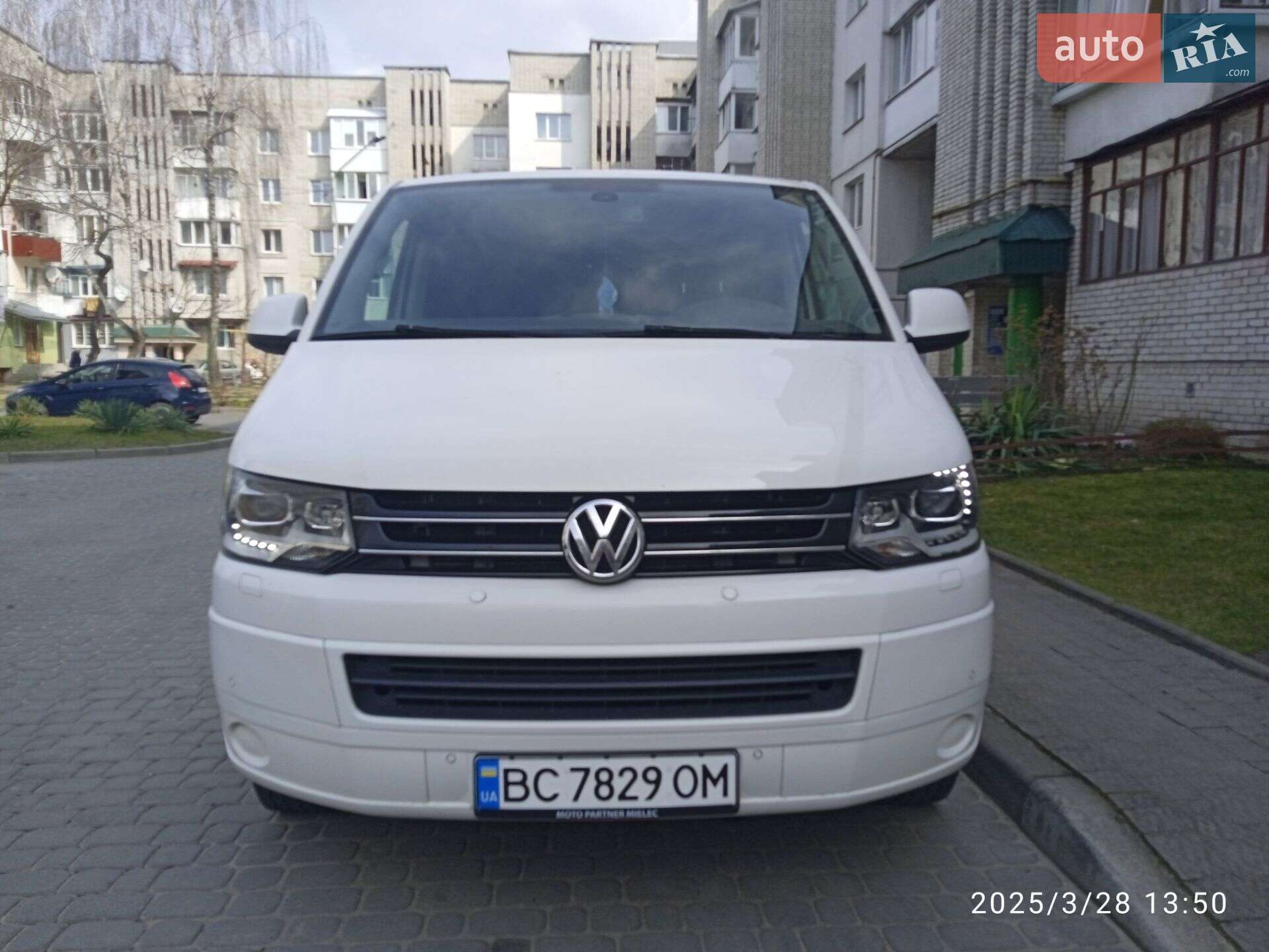 VOLKSWAGEN CARAVELLE 2014