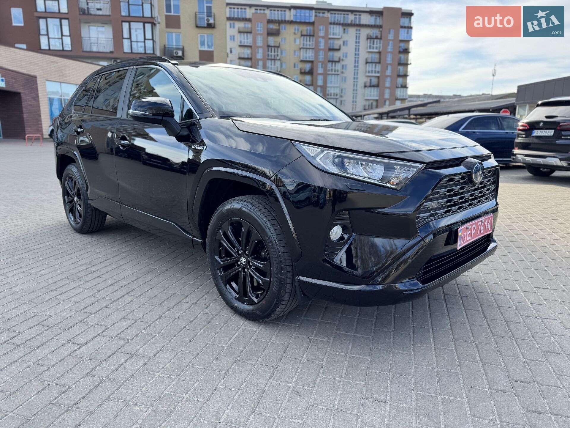 Головне фото звіту автомобіля TOYOTA RAV4 2020