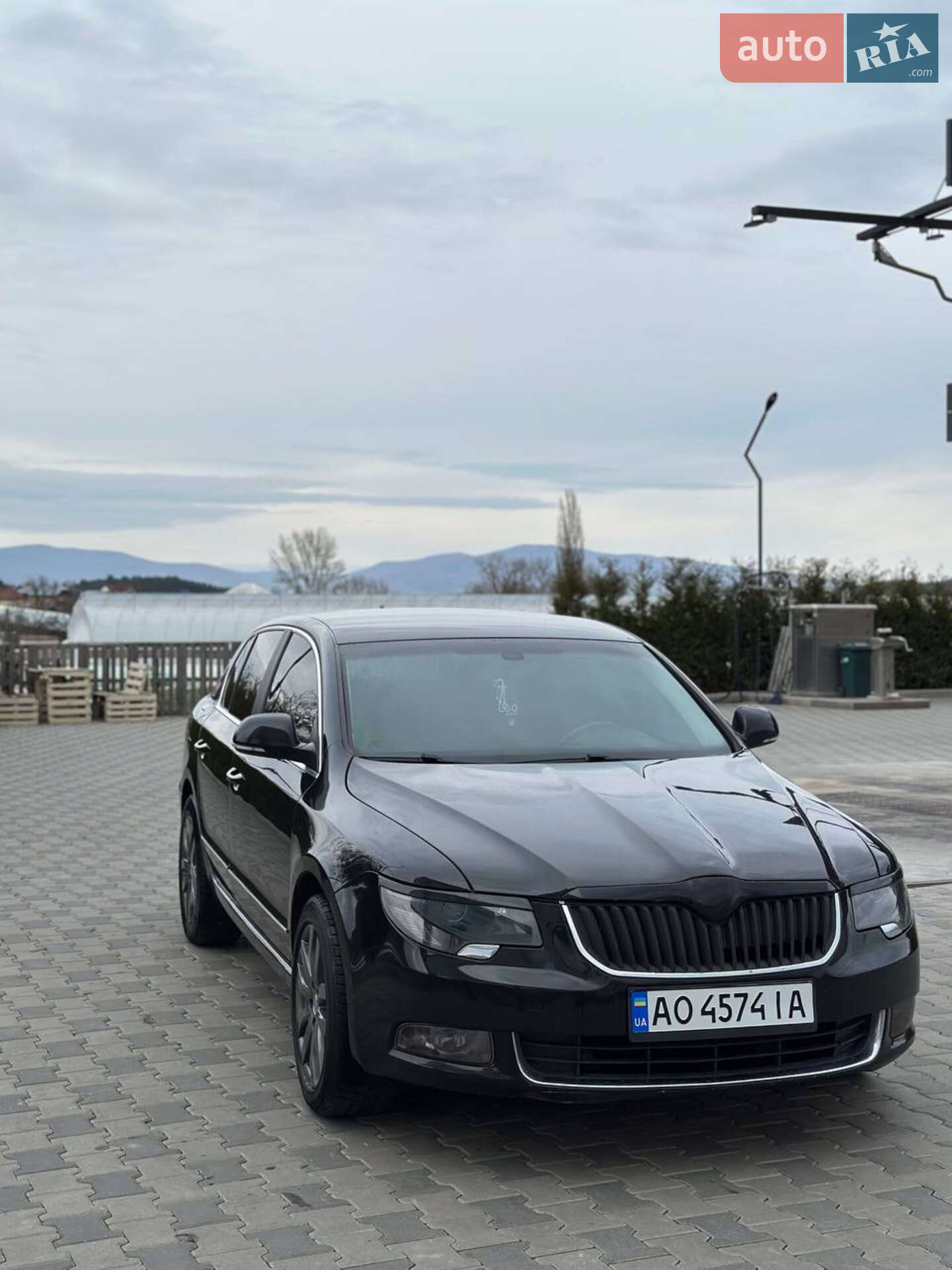 SKODA SUPERB 2011