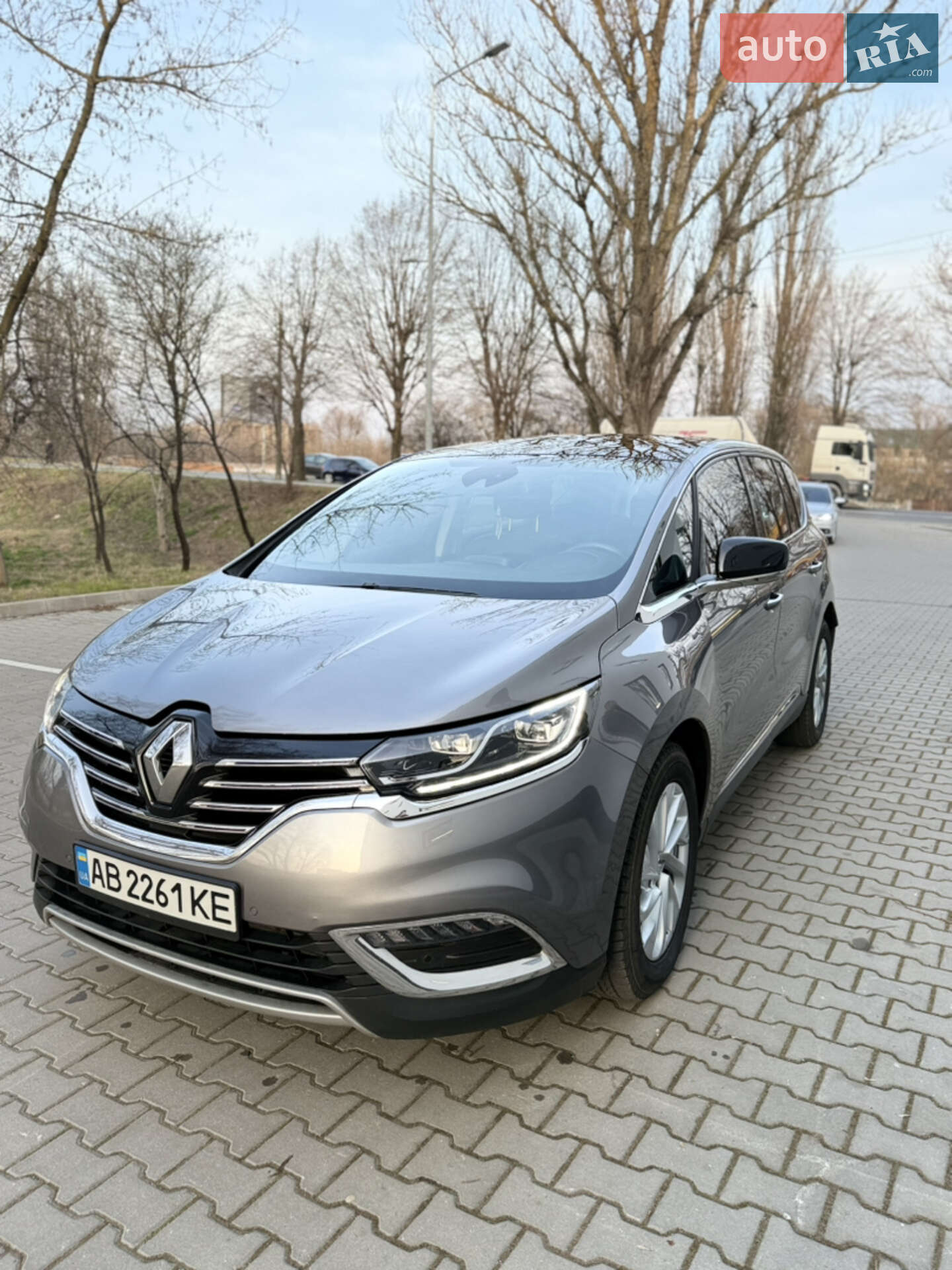 Головне фото звіту автомобіля RENAULT ESPACE 2015