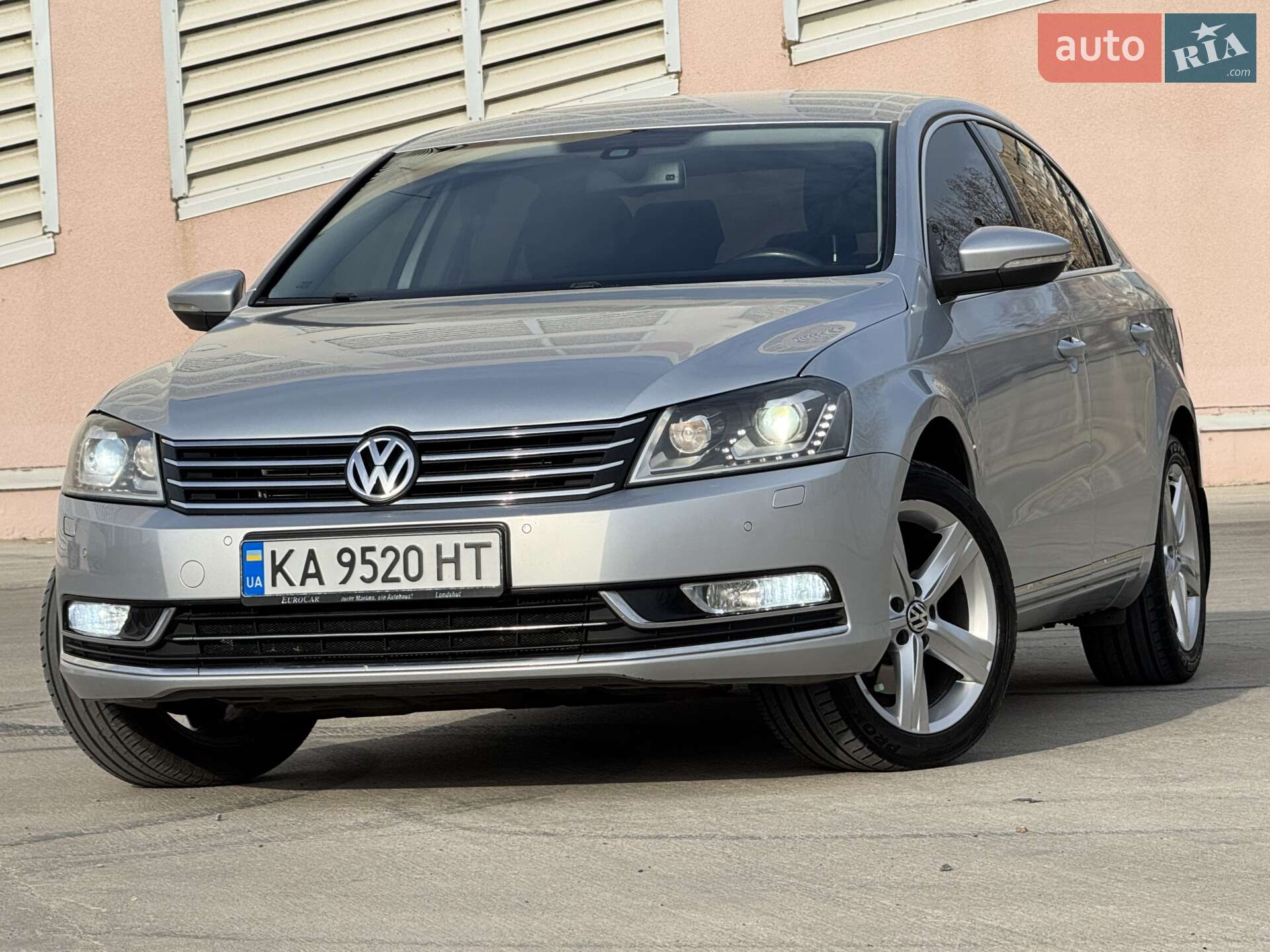 VOLKSWAGEN PASSAT 2011