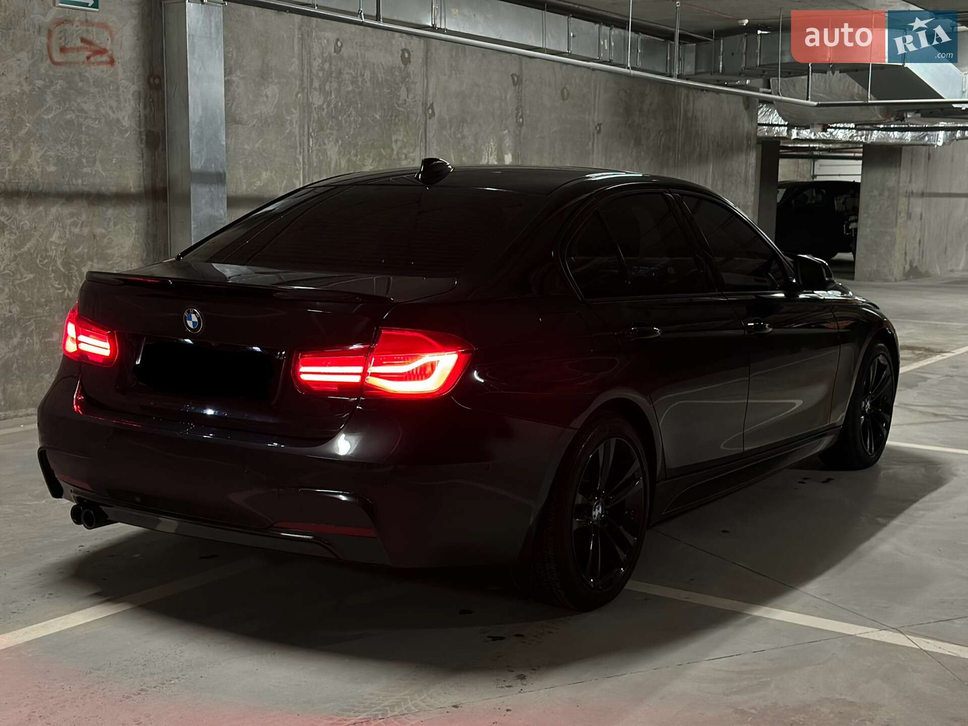 Головне фото звіту автомобіля BMW 330I 2017