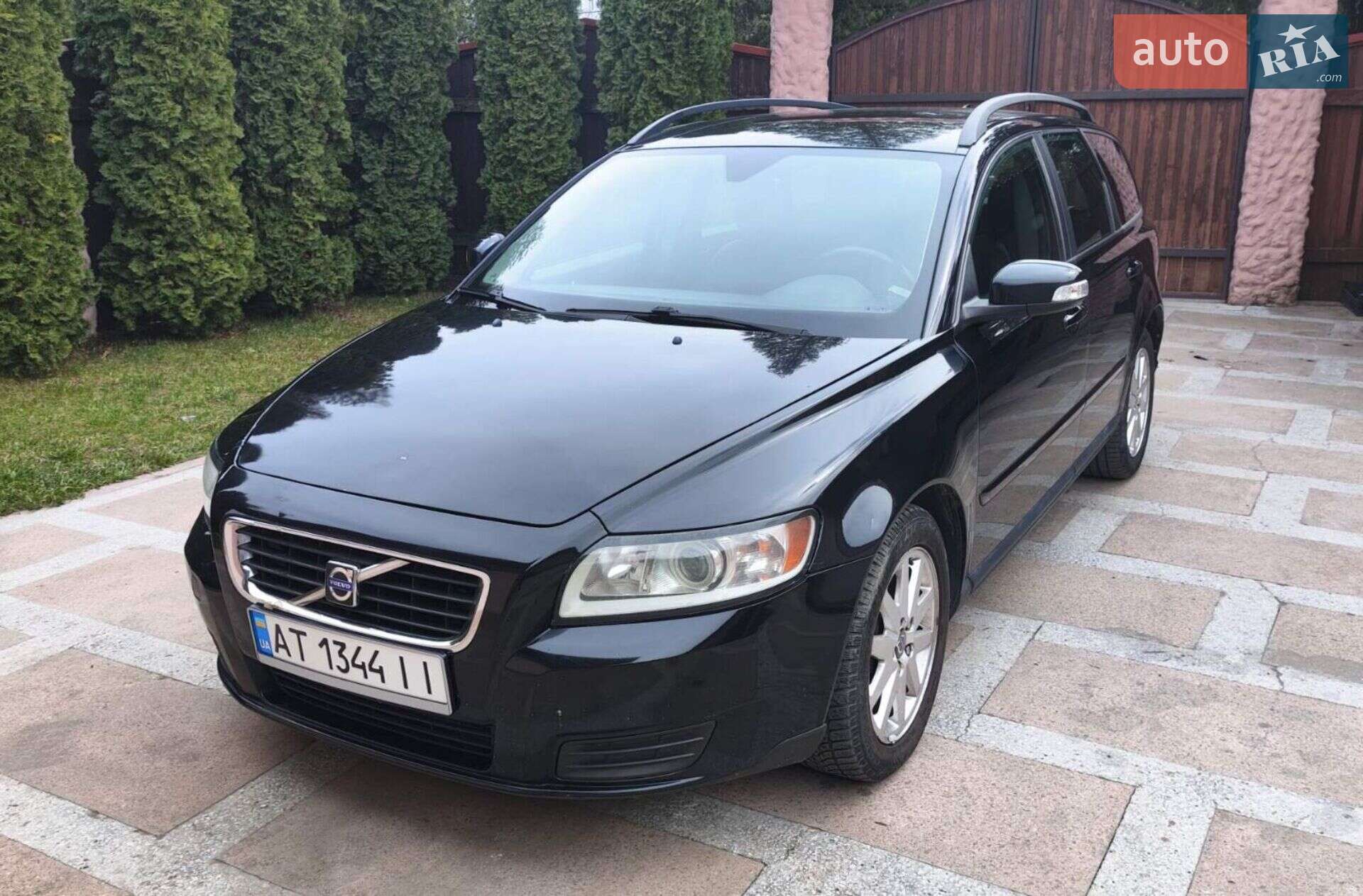 Головне фото звіту автомобіля VOLVO V50 2008