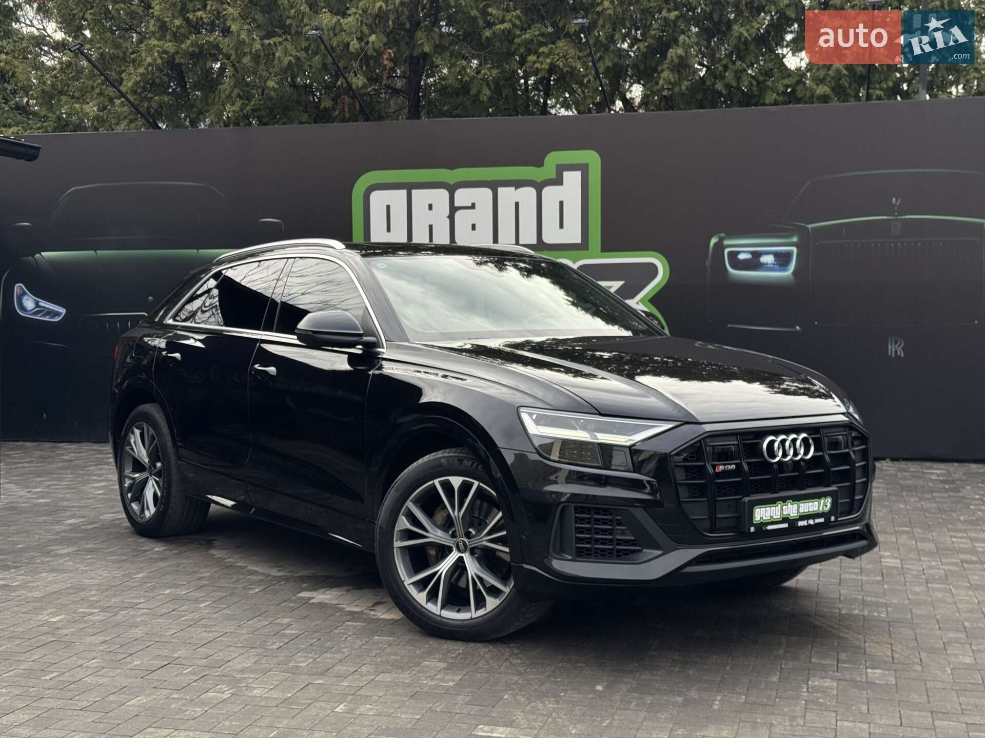 Головне фото звіту автомобіля AUDI Q8 2021