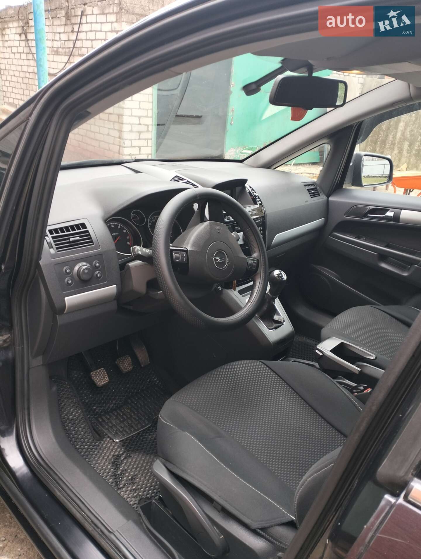 OPEL ZAFIRA 2011