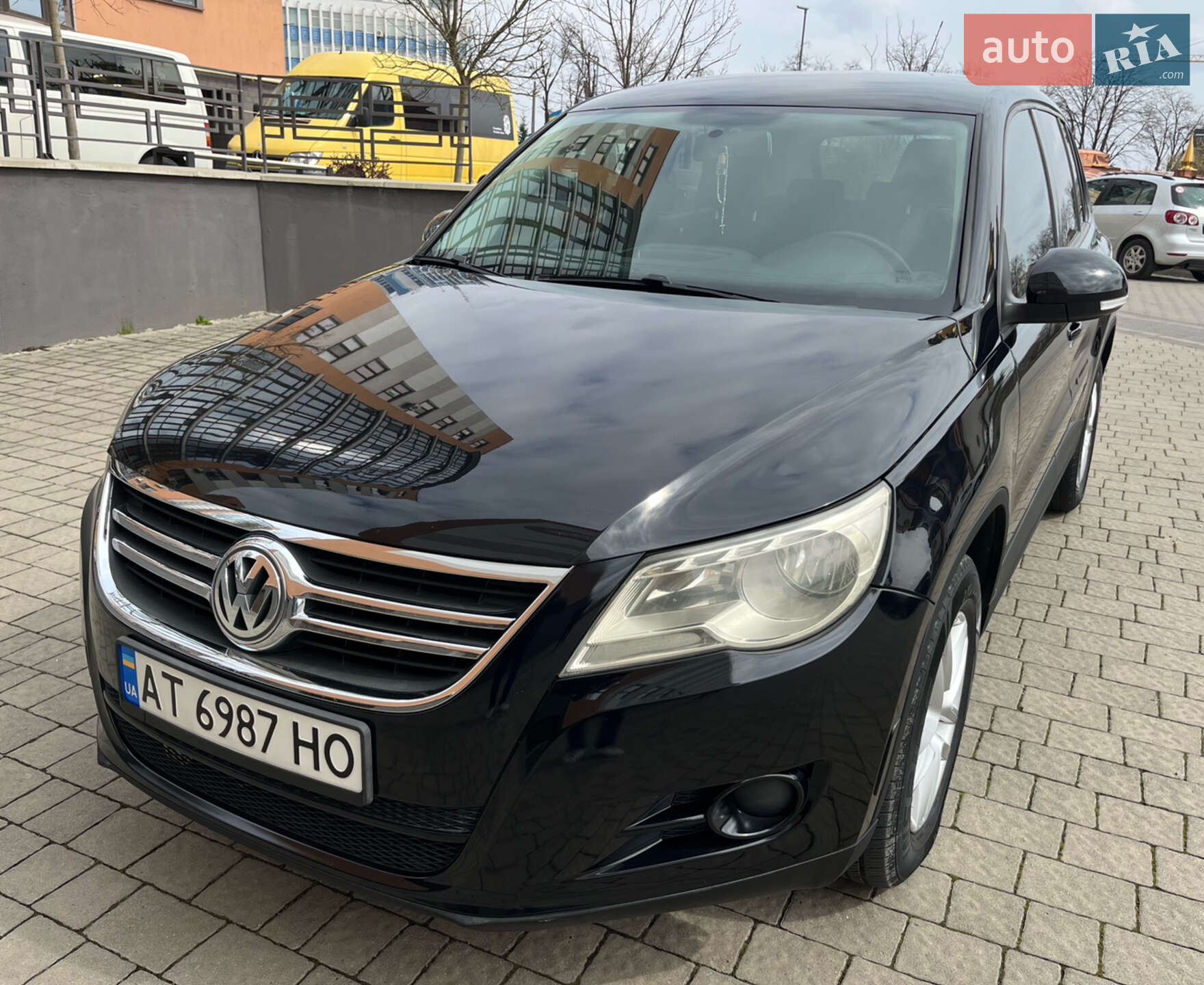 VOLKSWAGEN TIGUAN 2011