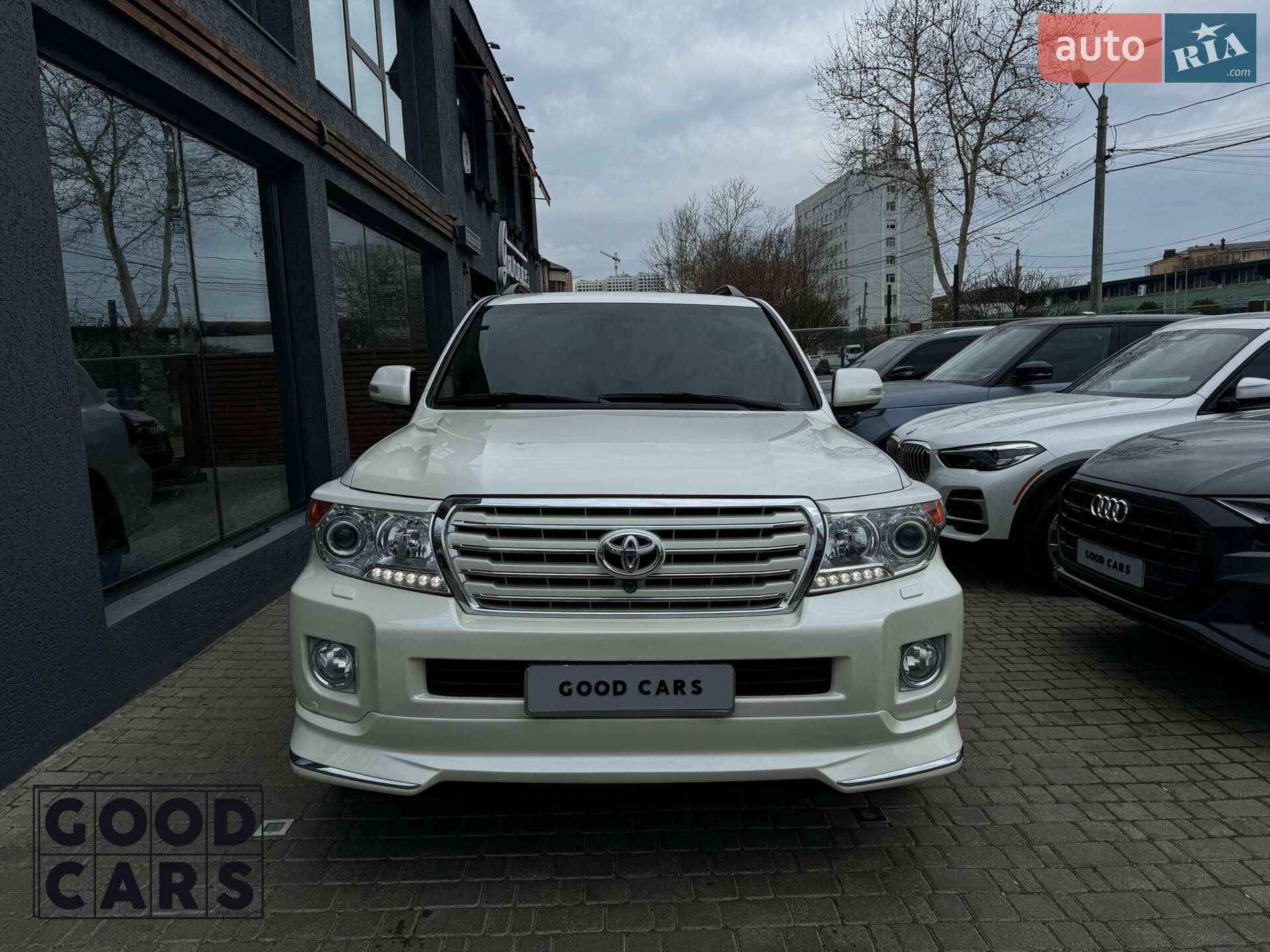TOYOTA LAND CRUISER 200