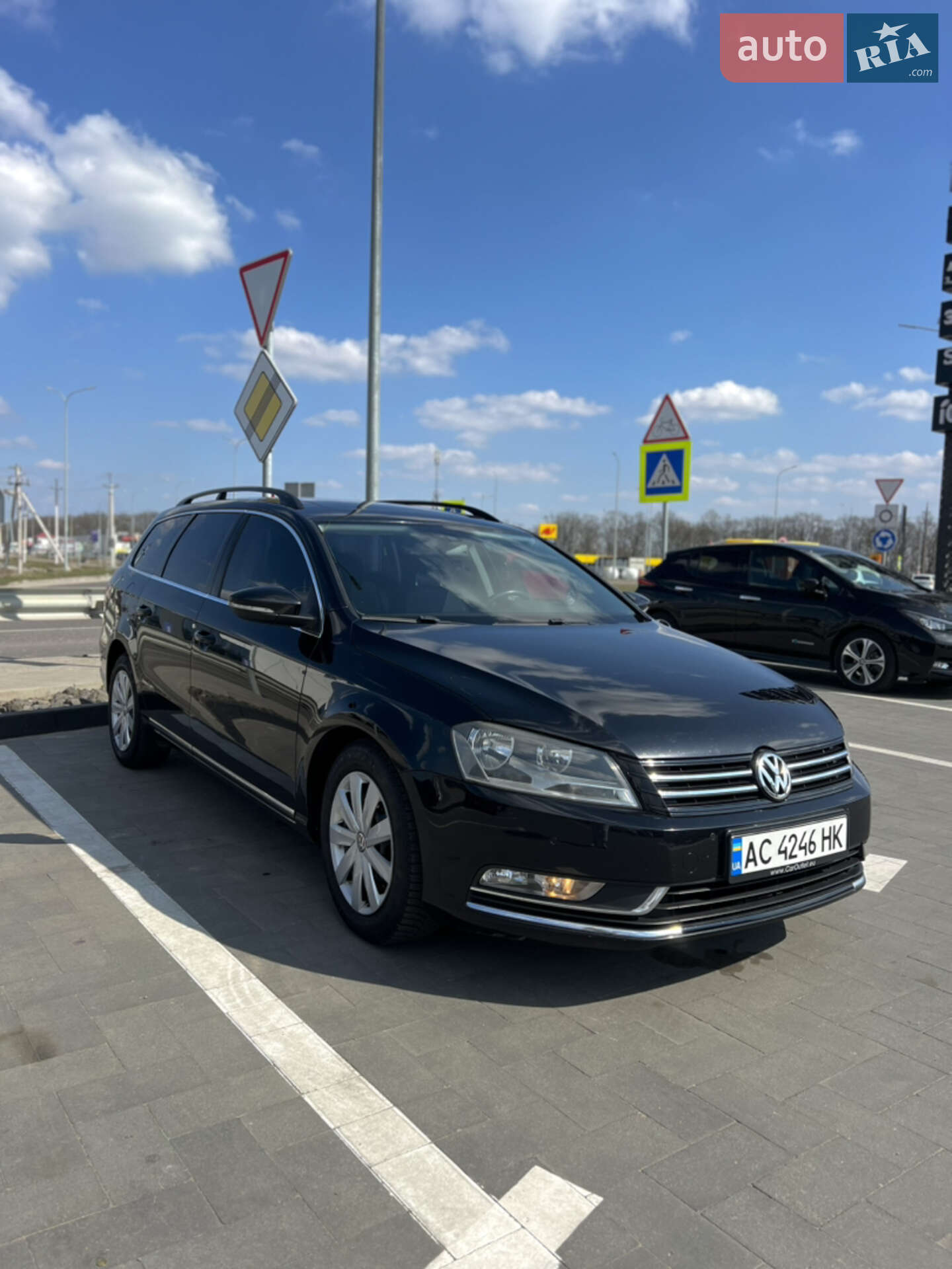 VOLKSWAGEN PASSAT 2011