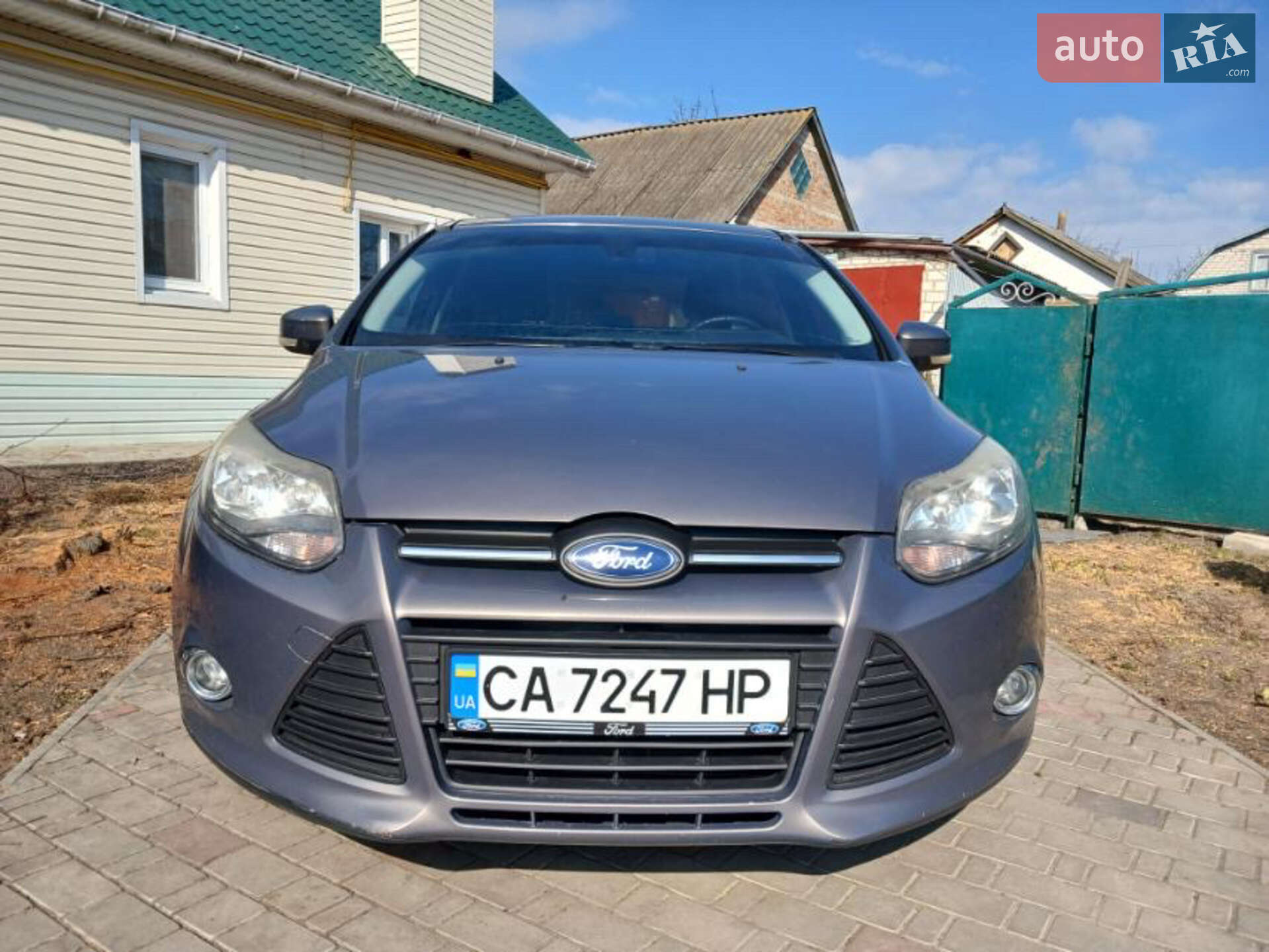 Головне фото звіту автомобіля FORD FOCUS 2011