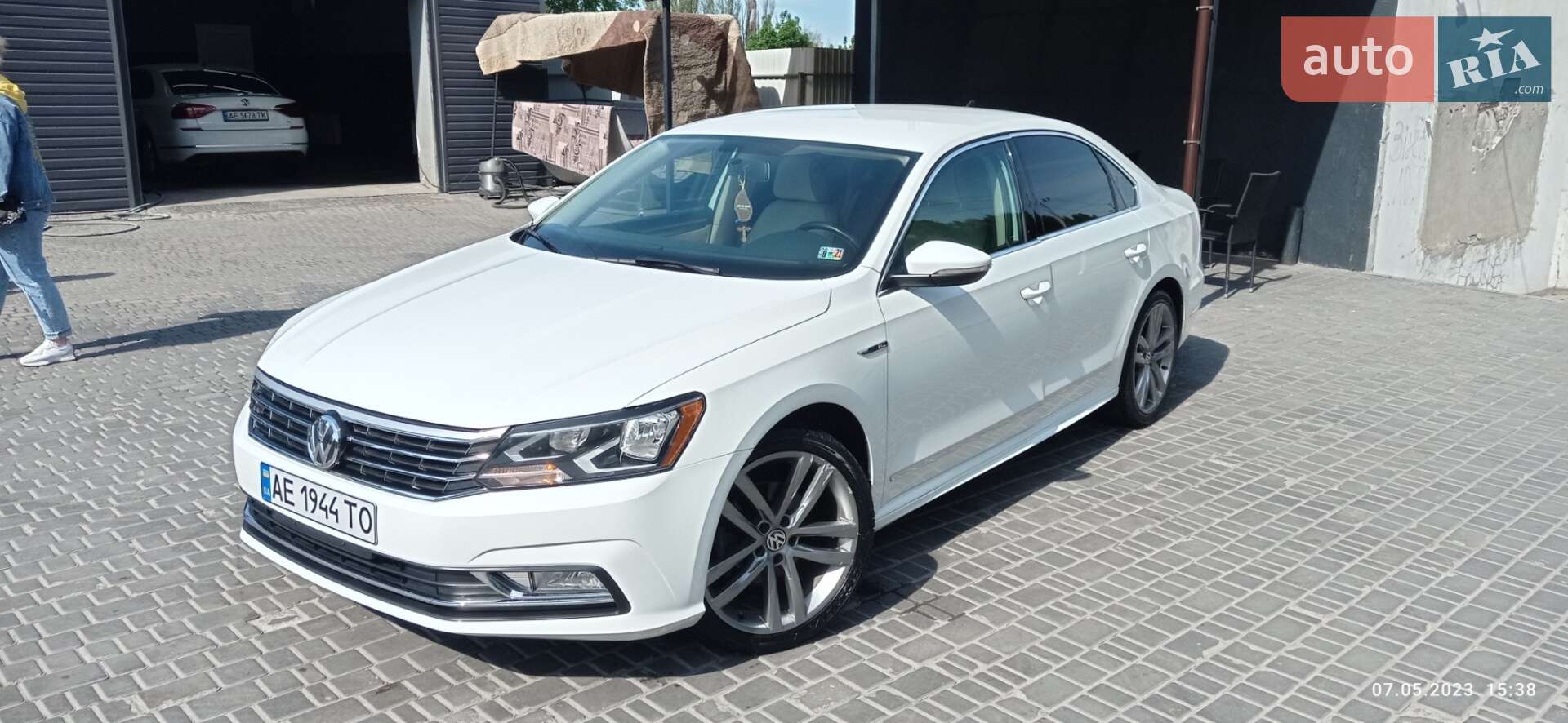VOLKSWAGEN PASSAT 2016