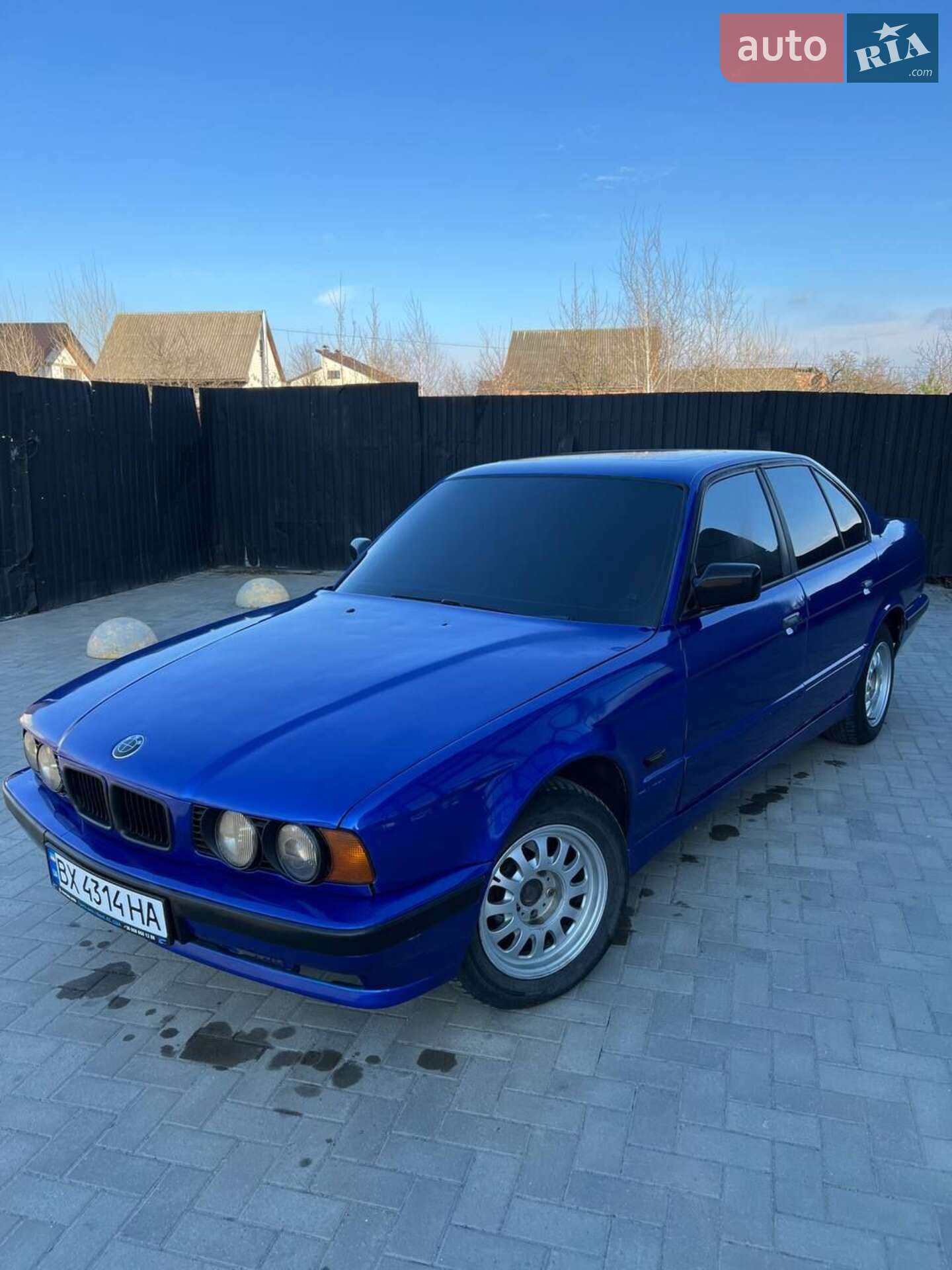 Головне фото звіту автомобіля BMW 520 1990