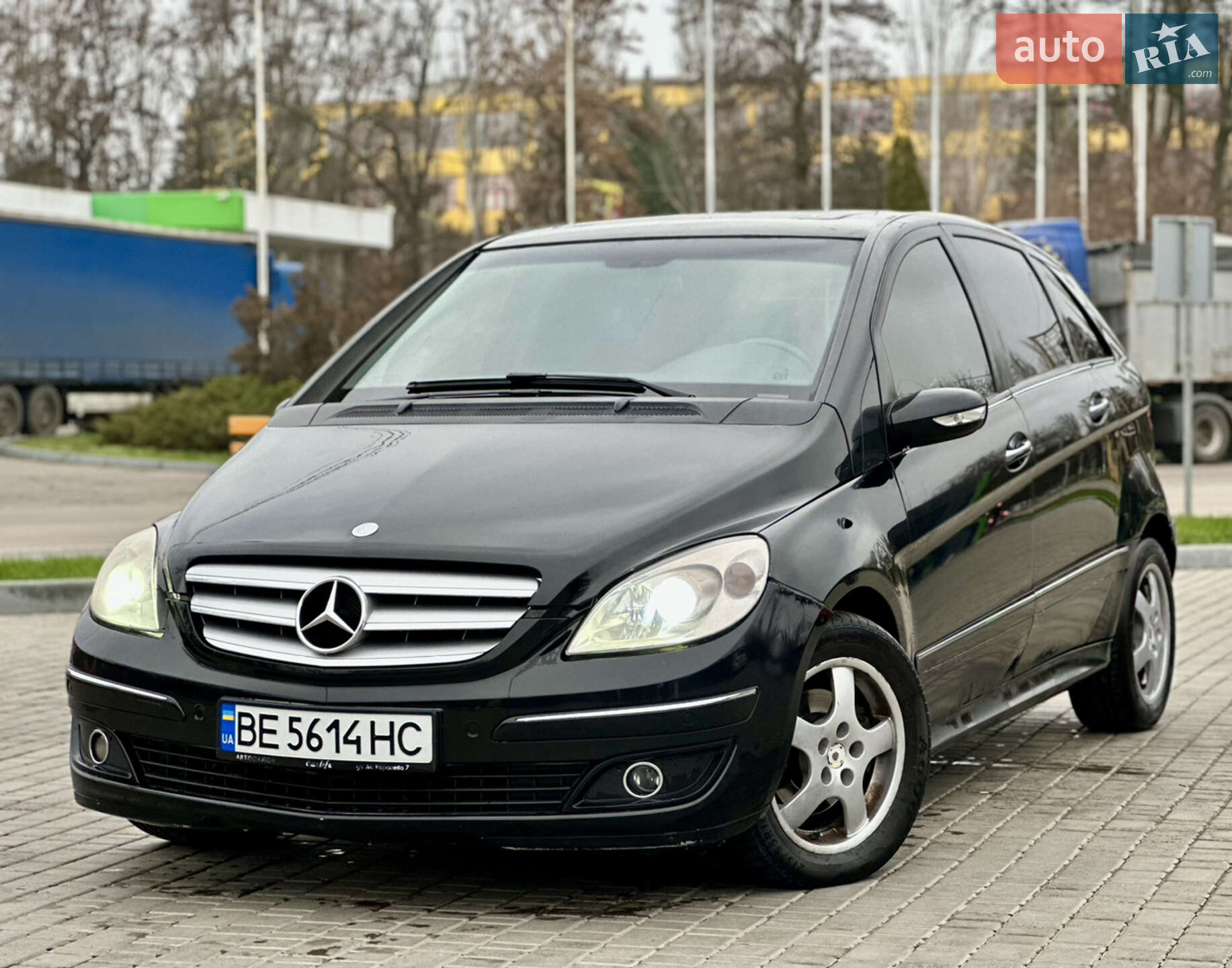 MERCEDES-BENZ B 200 2005