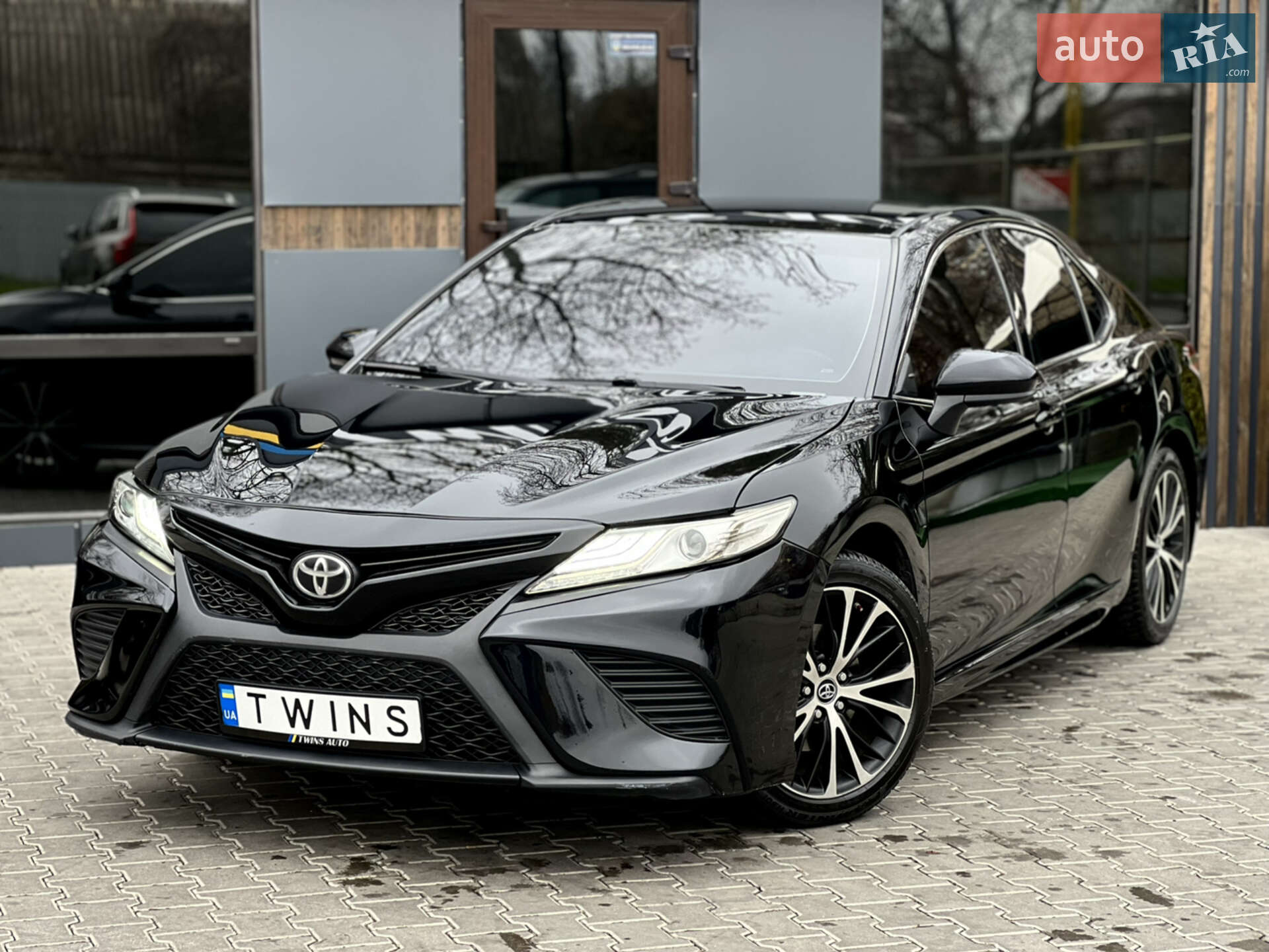 Головне фото звіту автомобіля TOYOTA CAMRY 2017