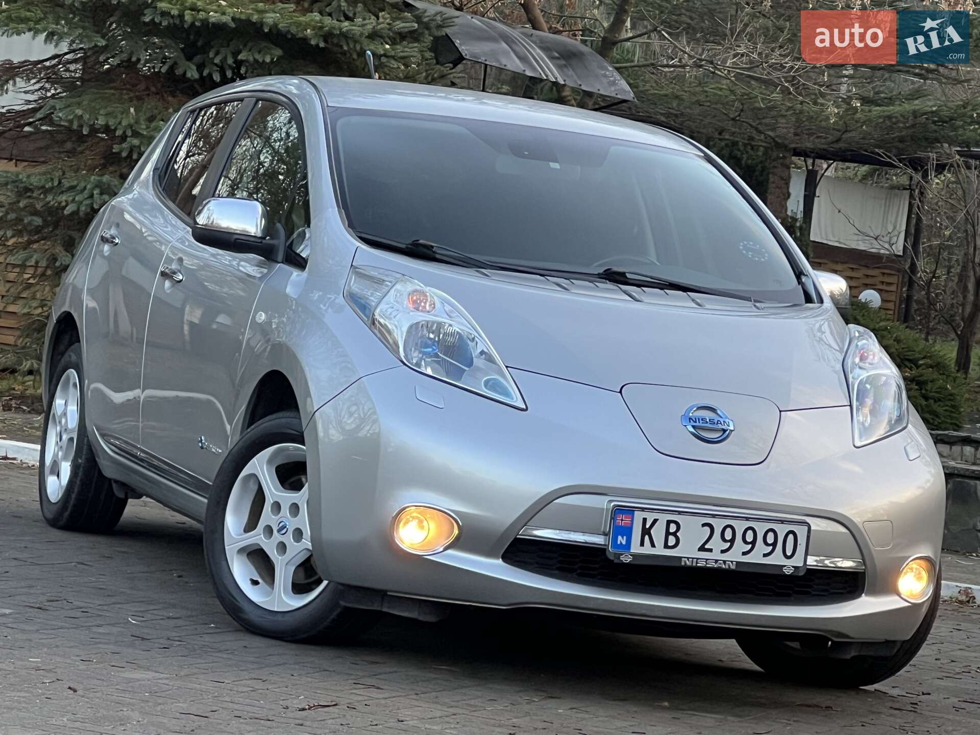 NISSAN LEAF 2013