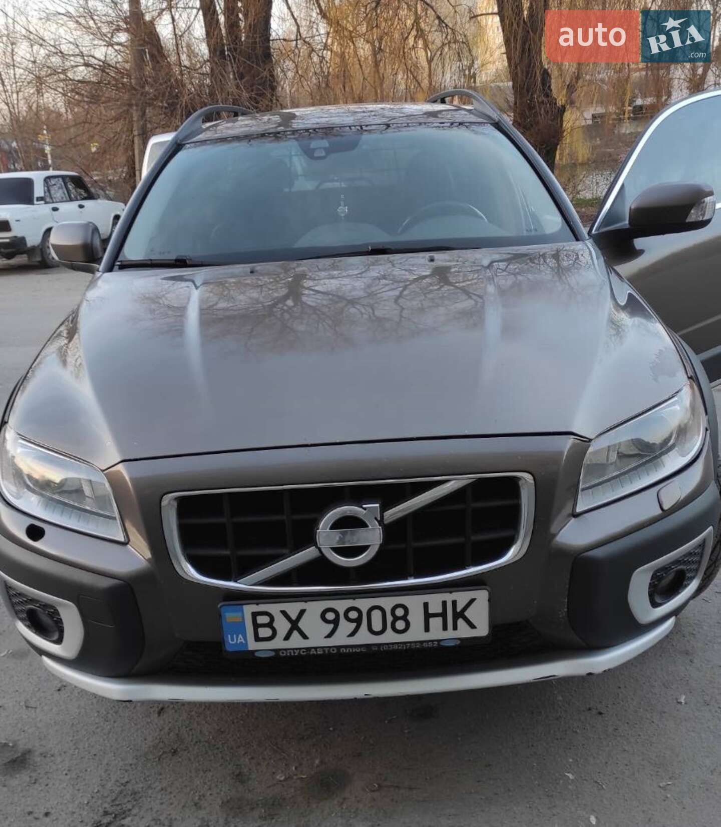 VOLVO XC70 2012