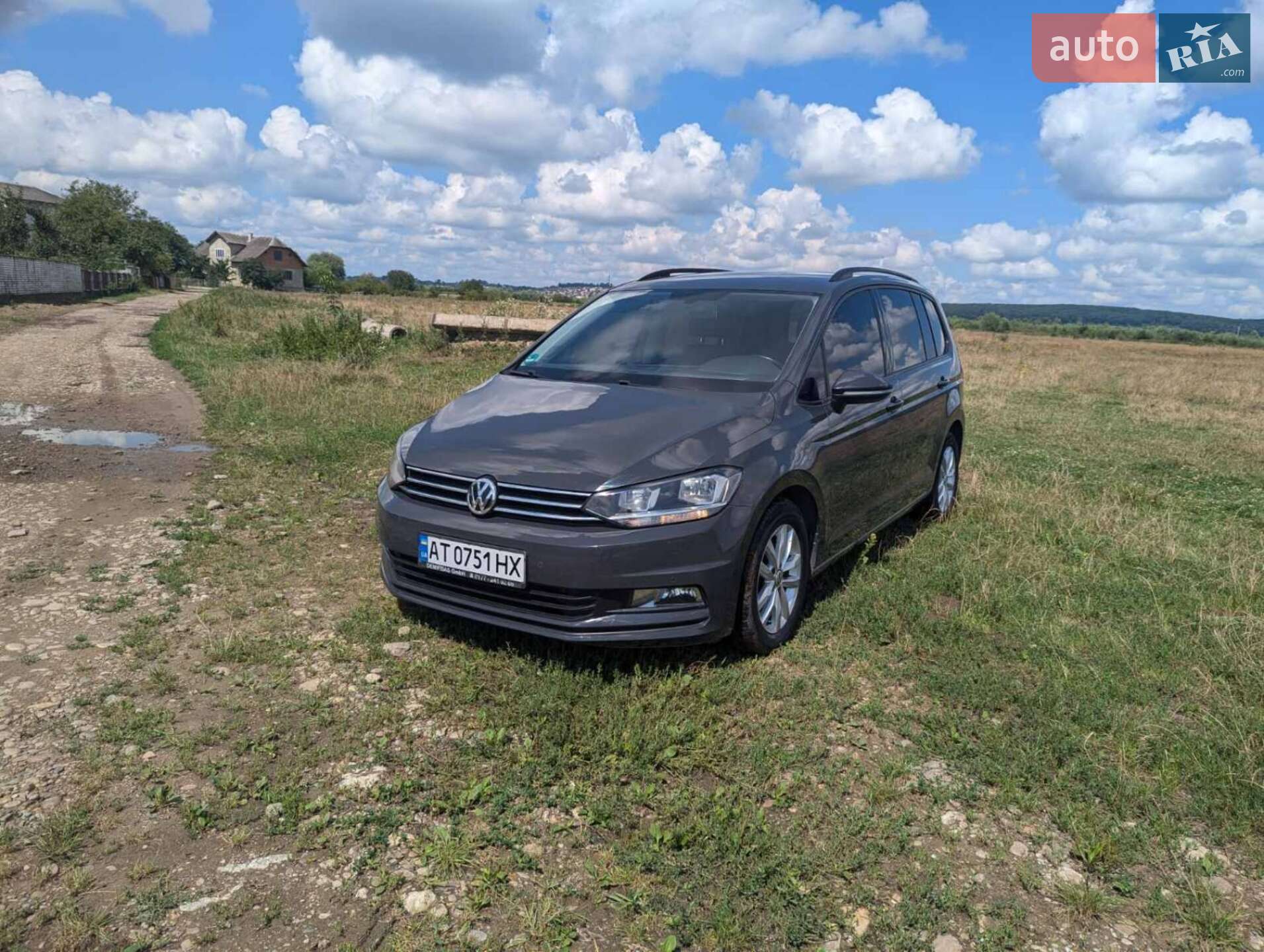 VOLKSWAGEN TOURAN 2016