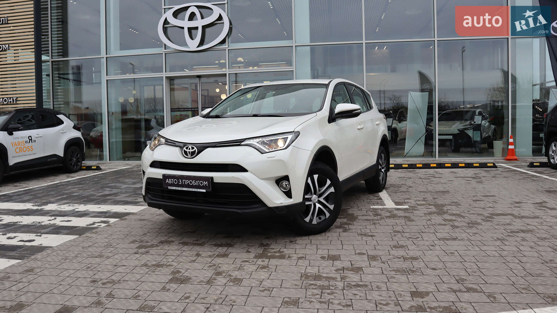 Головне фото звіту автомобіля TOYOTA RAV4 2016