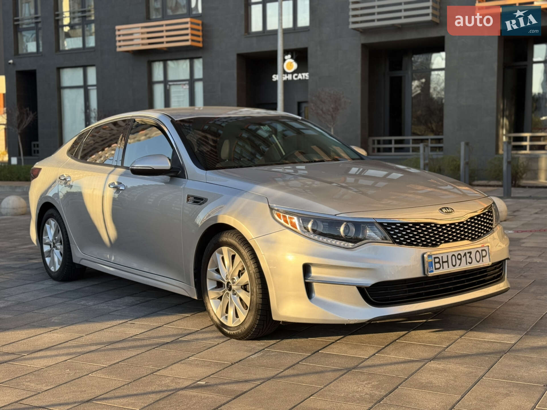 Головне фото звіту автомобіля KIA OPTIMA 2016