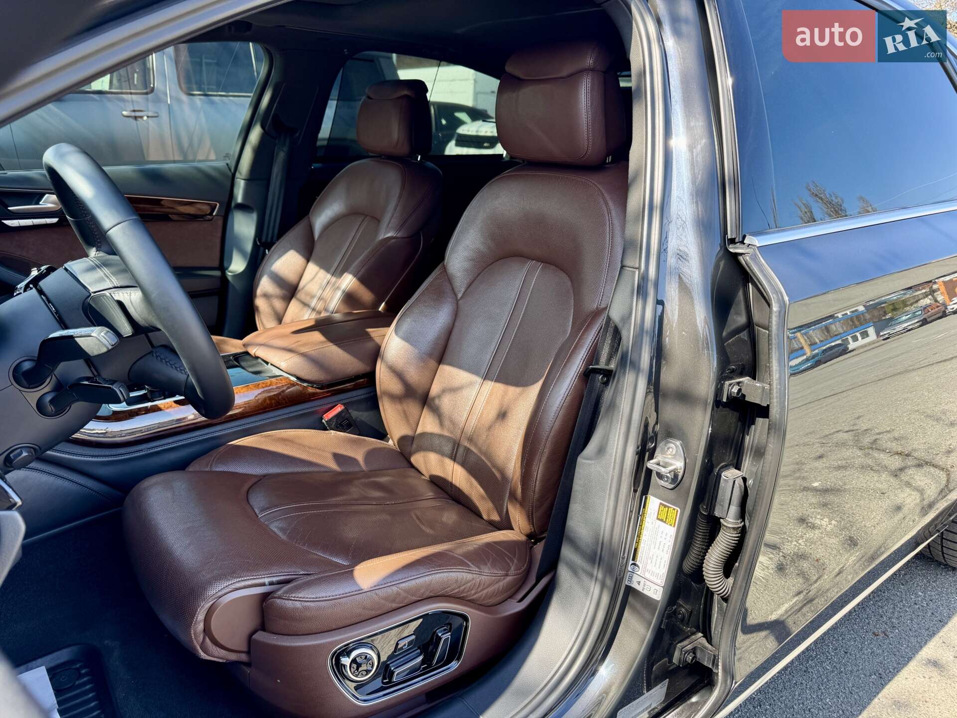 Головне фото звіту автомобіля AUDI A8 2012