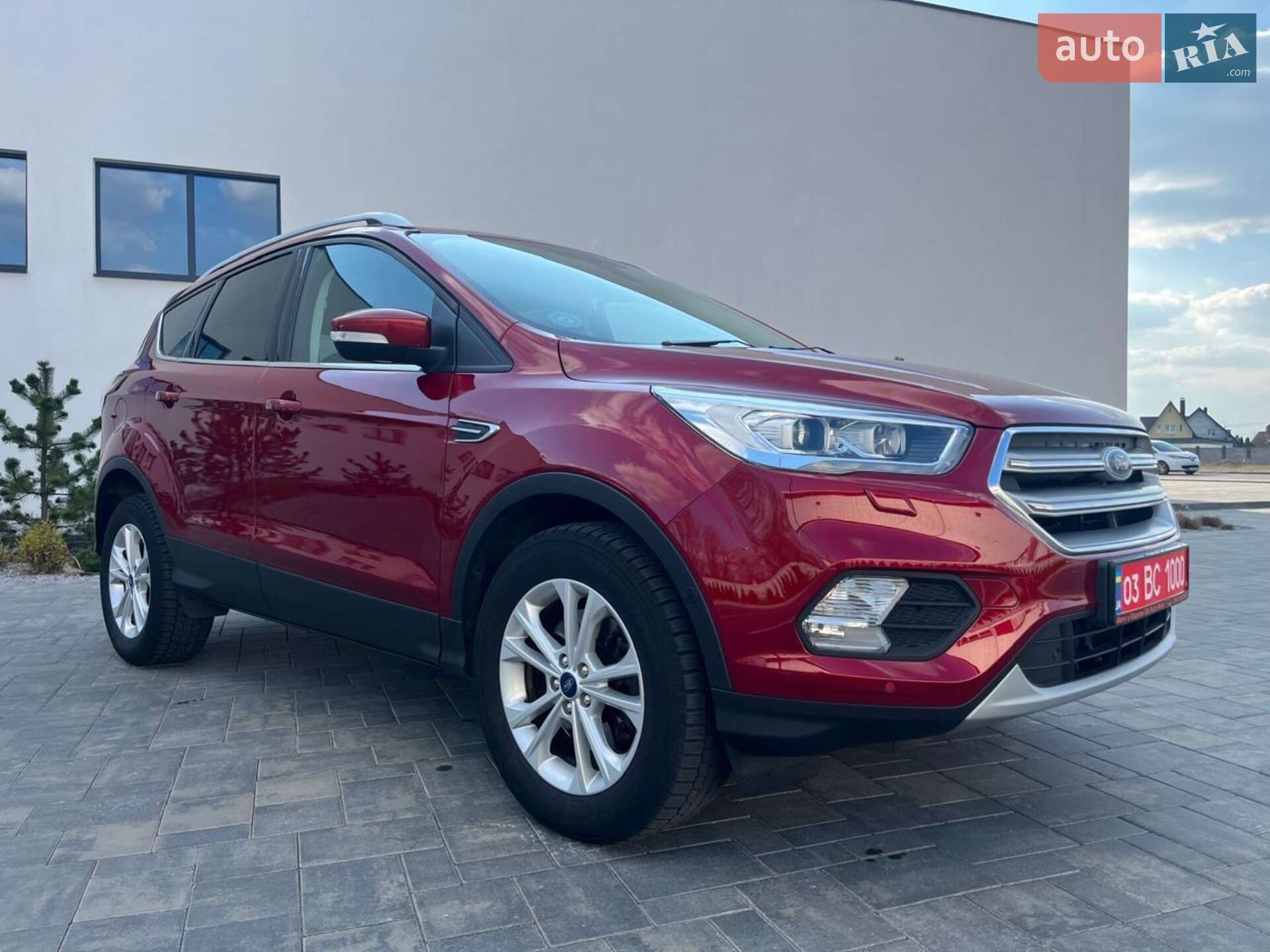 Головне фото звіту автомобіля FORD KUGA 2019