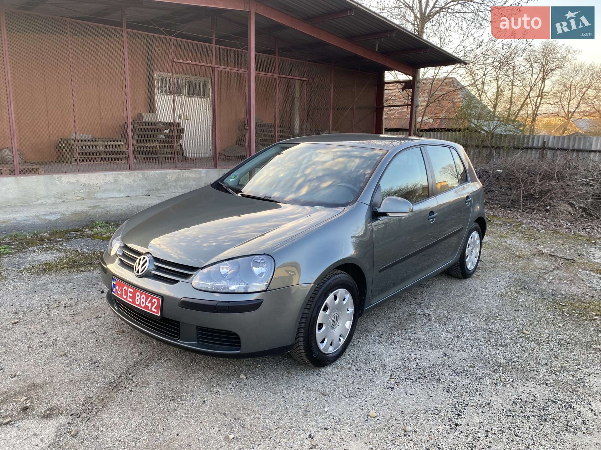 VOLKSWAGEN GOLF 2004