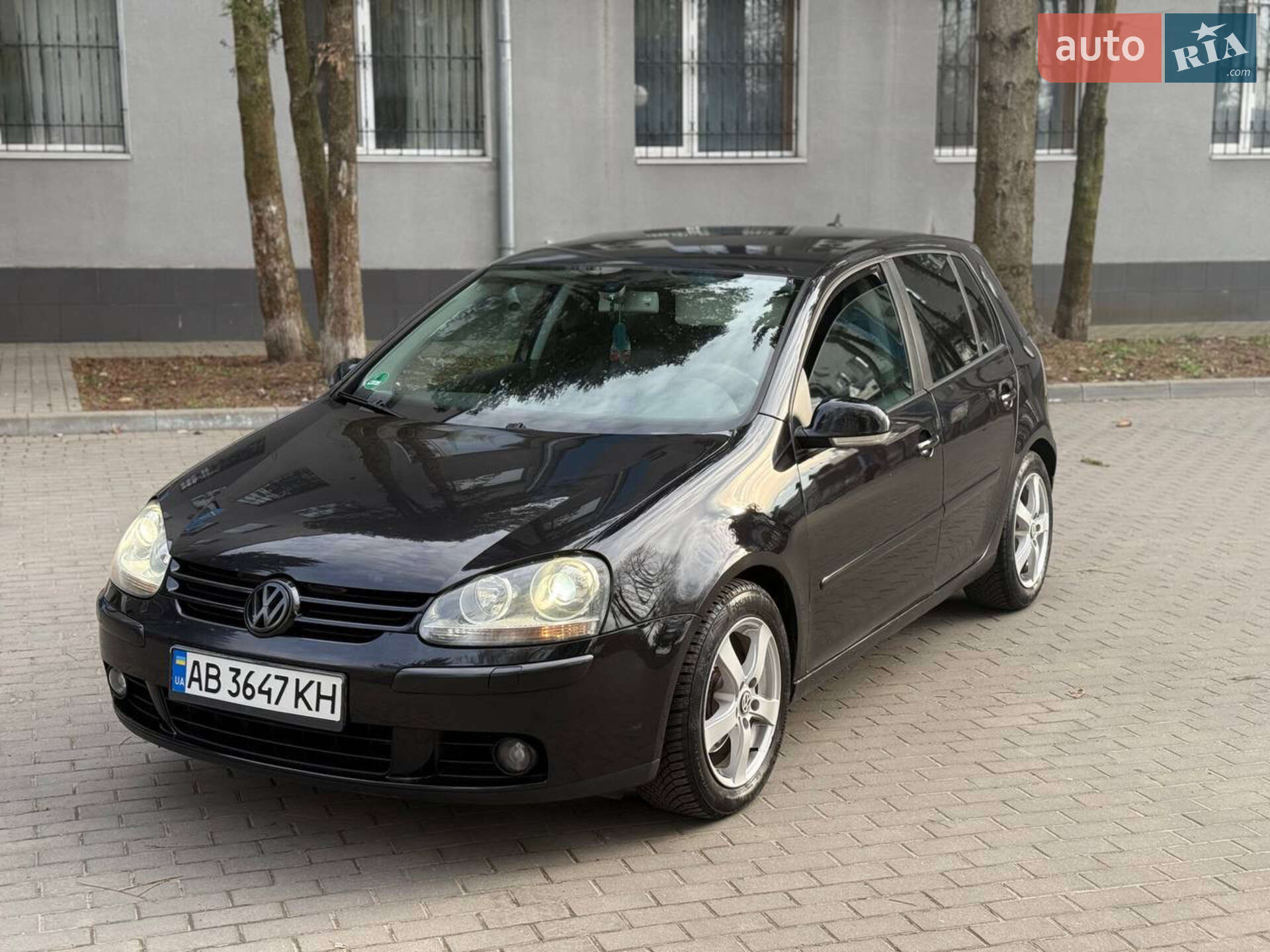 VOLKSWAGEN GOLF 2004