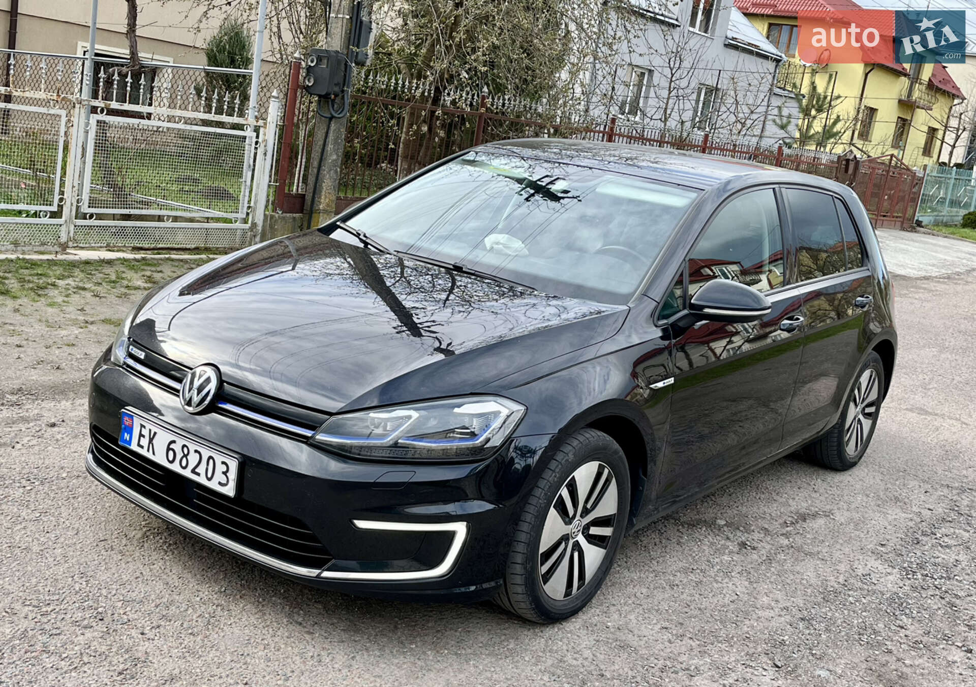 VOLKSWAGEN E-GOLF 2017