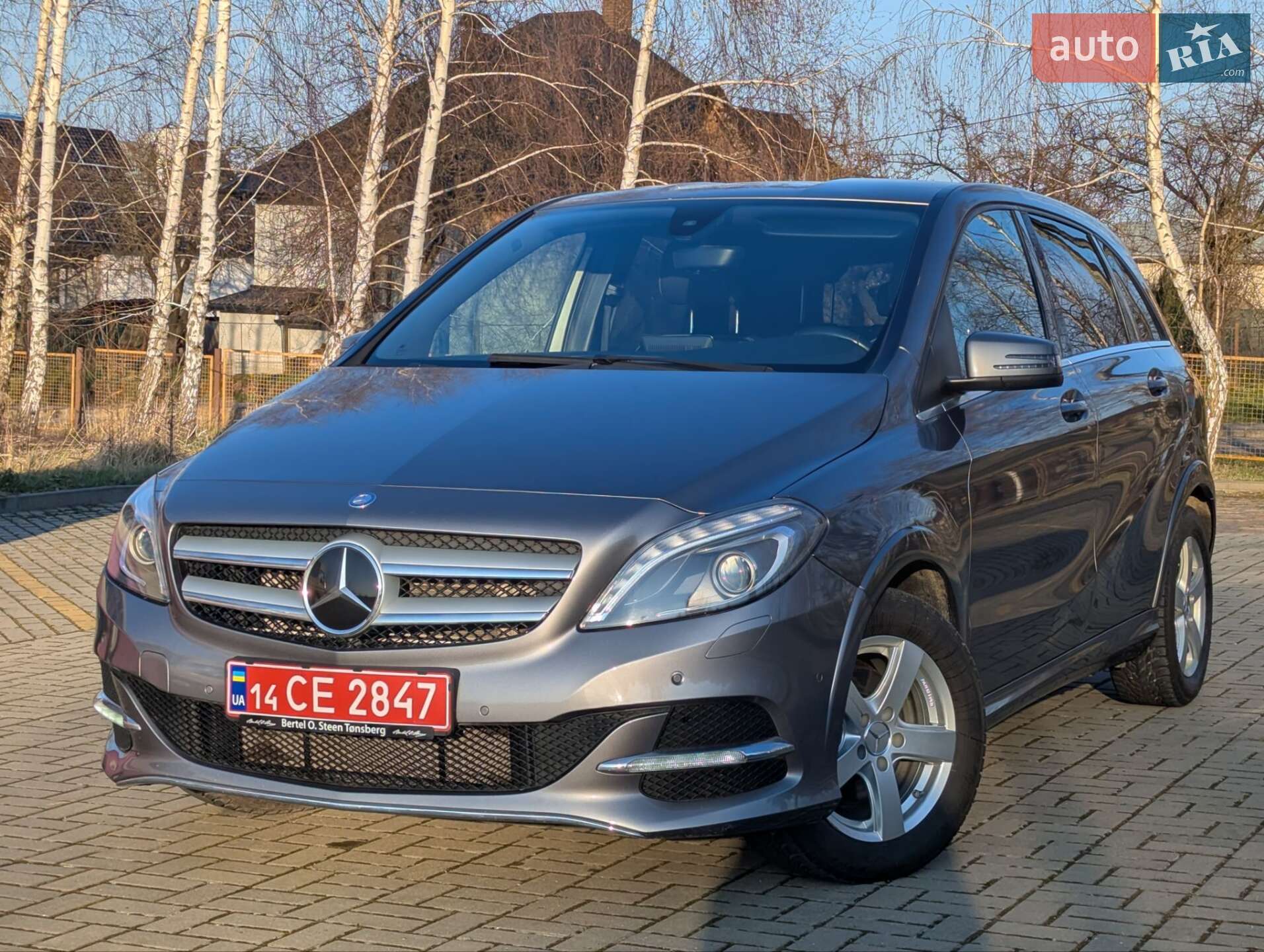 MERCEDES-BENZ B 250E 2015