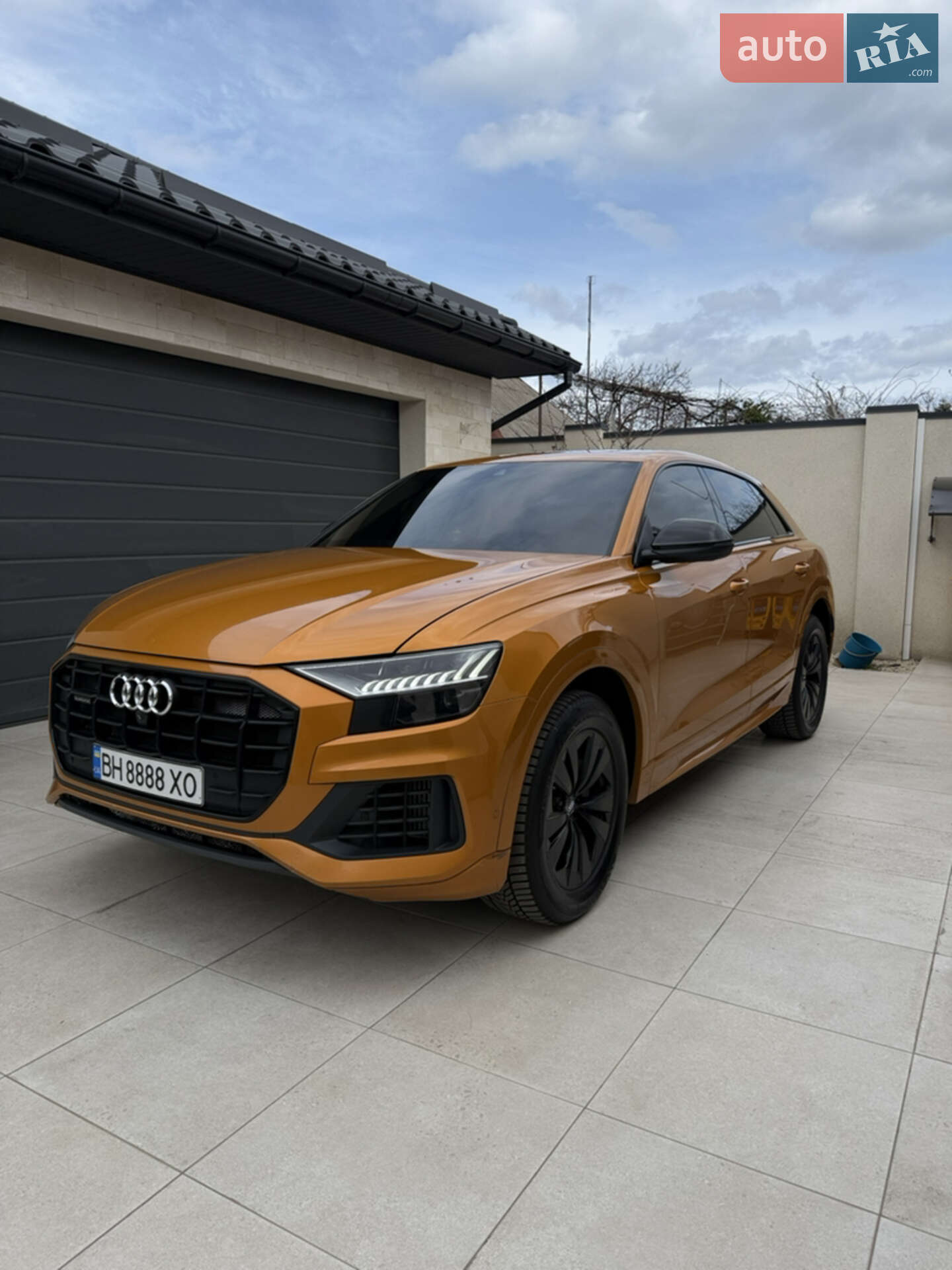 AUDI Q8
