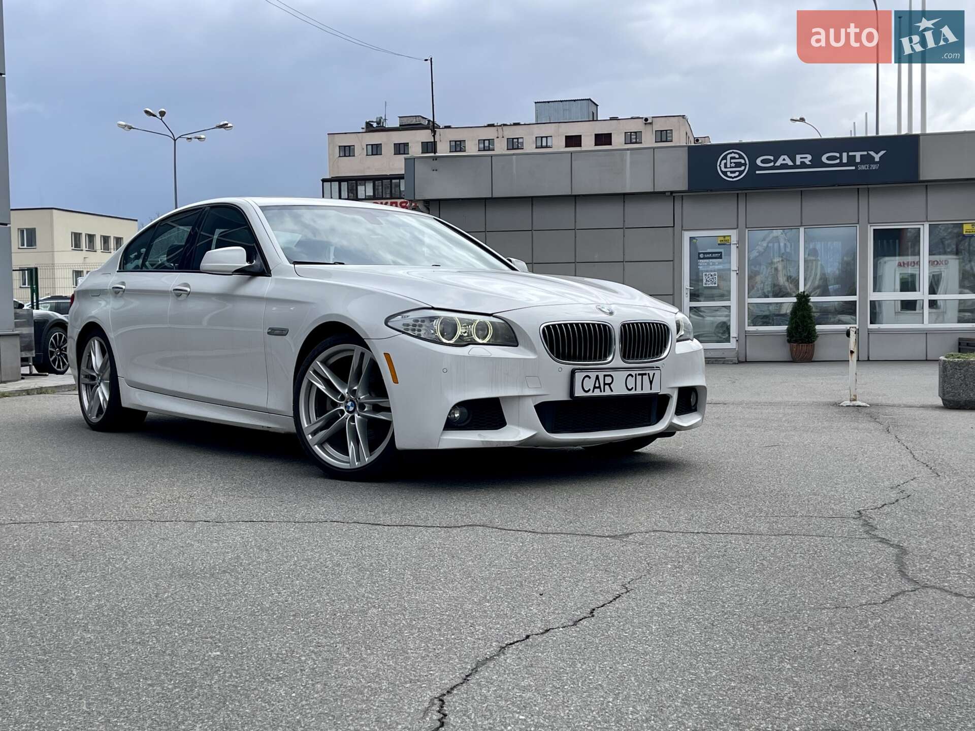 Головне фото звіту автомобіля BMW 528I 2012