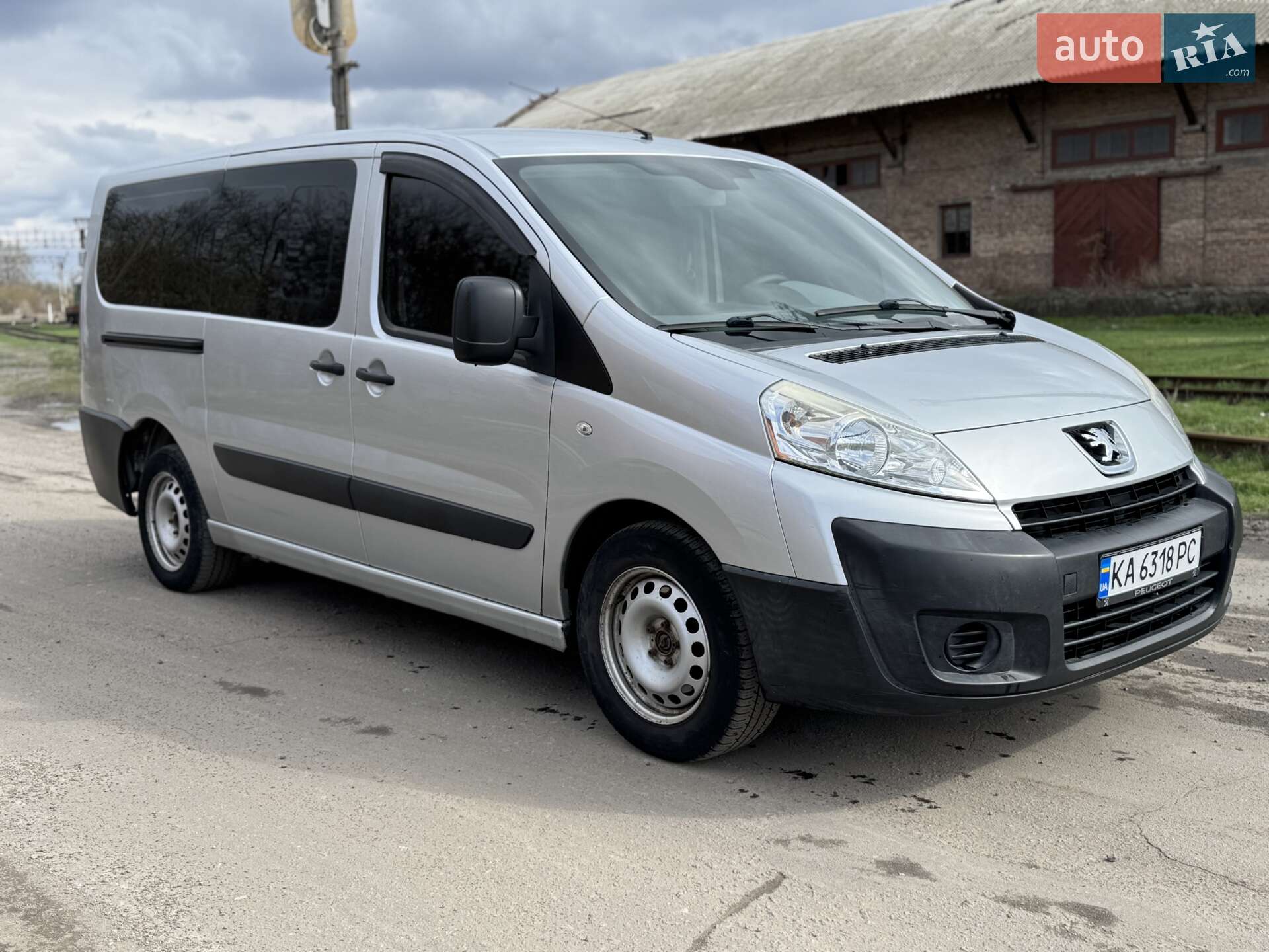 PEUGEOT EXPERT 2011