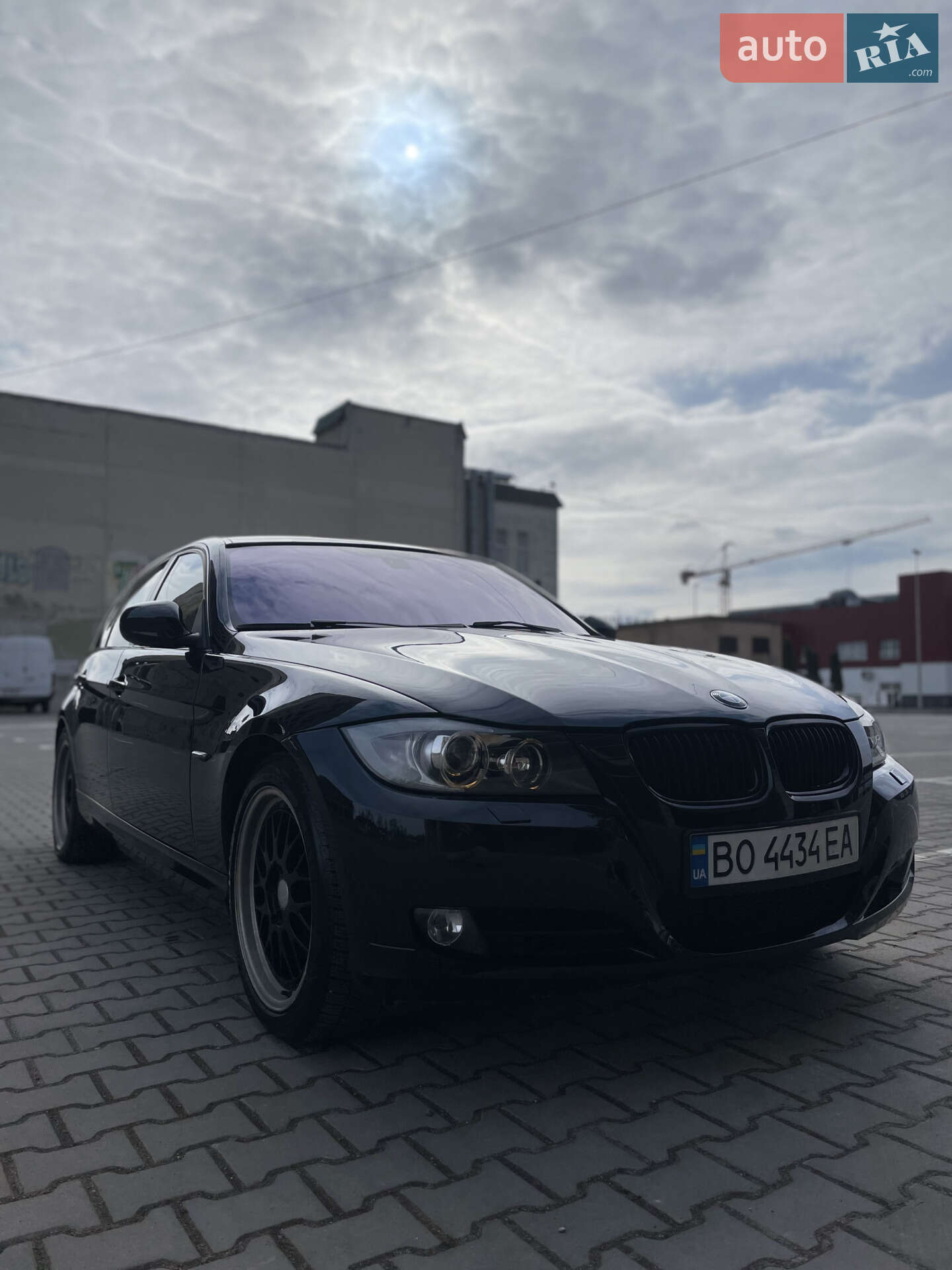 Головне фото звіту автомобіля BMW 320D 2009