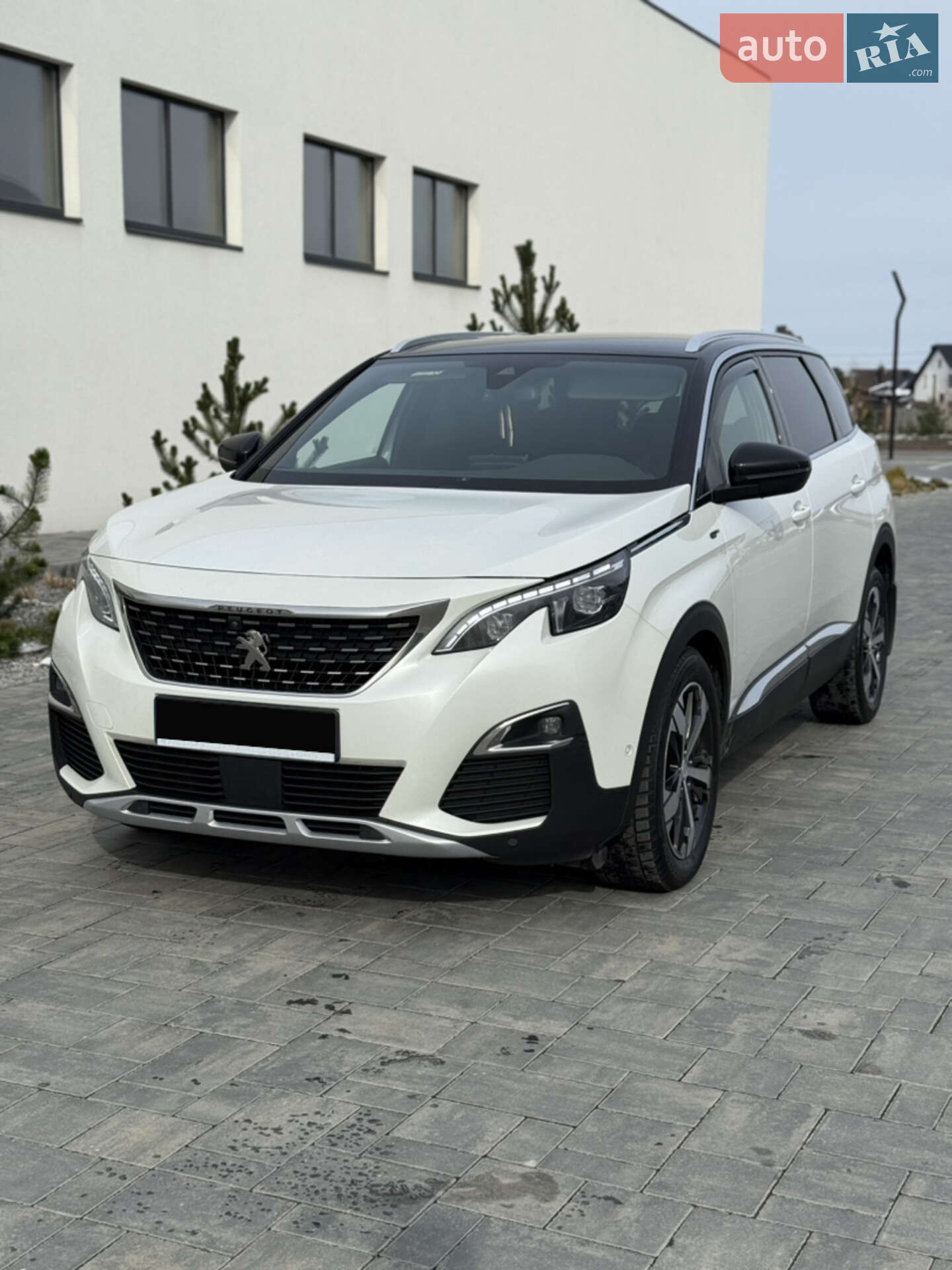 PEUGEOT 5008