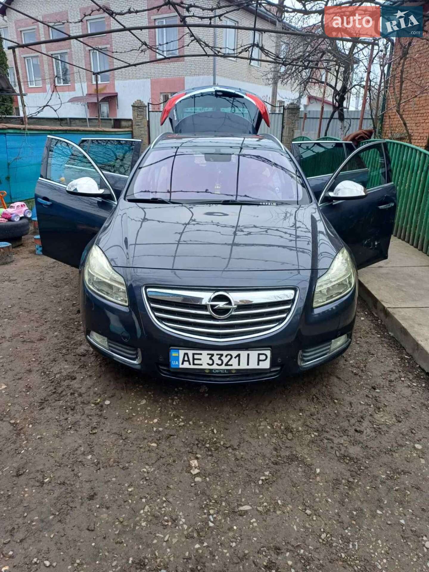 OPEL INSIGNIA 2011