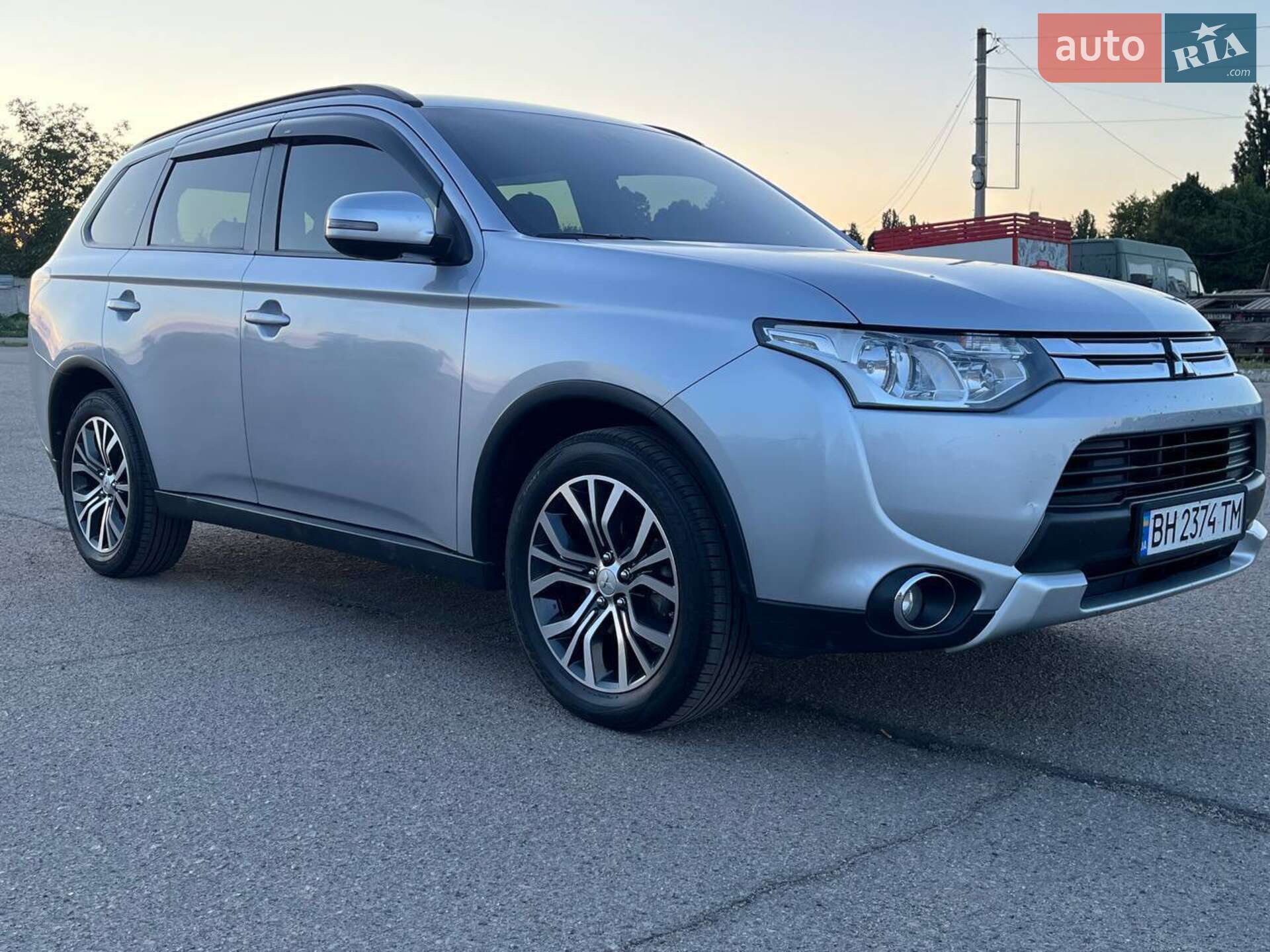 MITSUBISHI OUTLANDER 2014