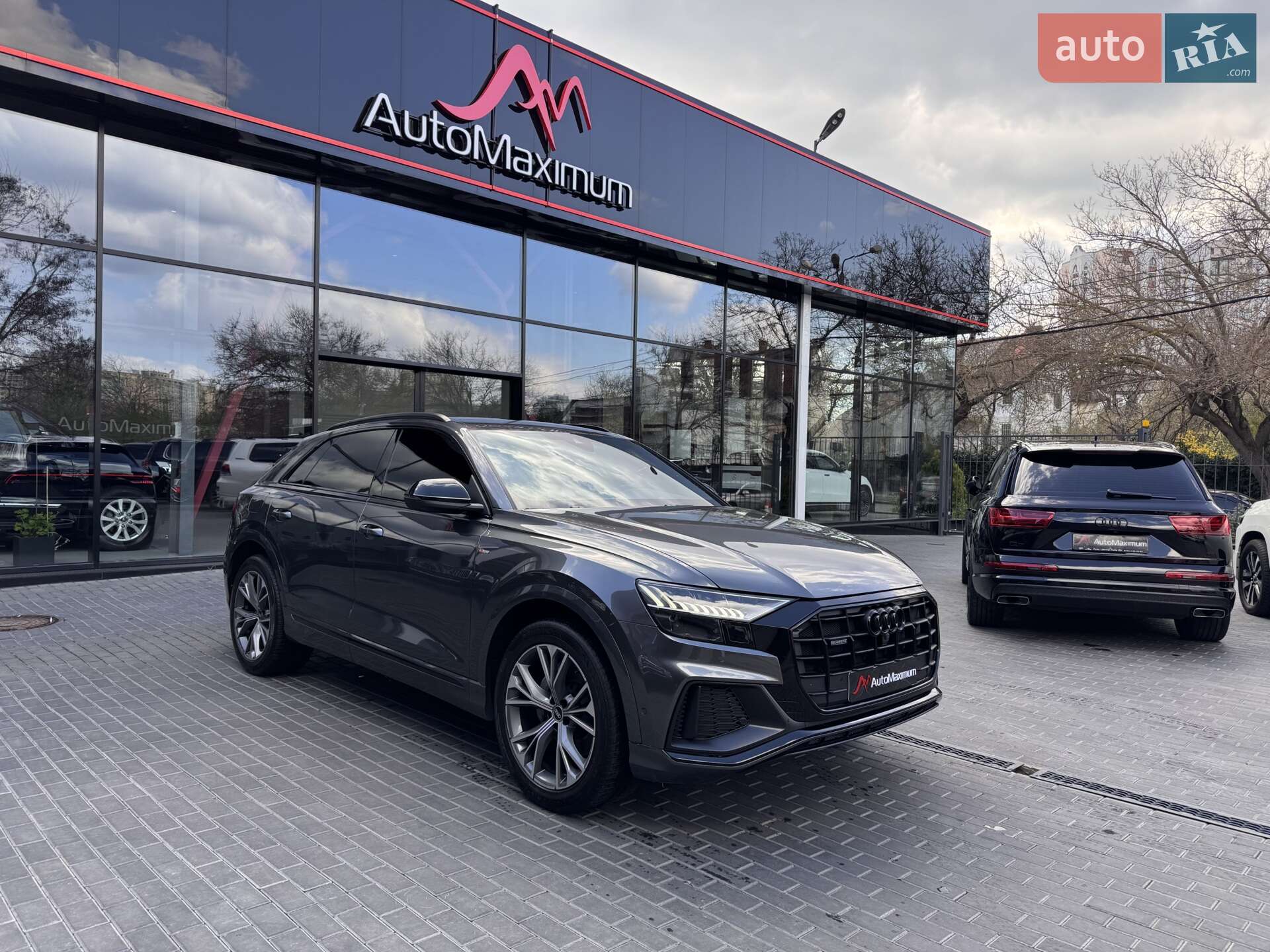 AUDI Q8