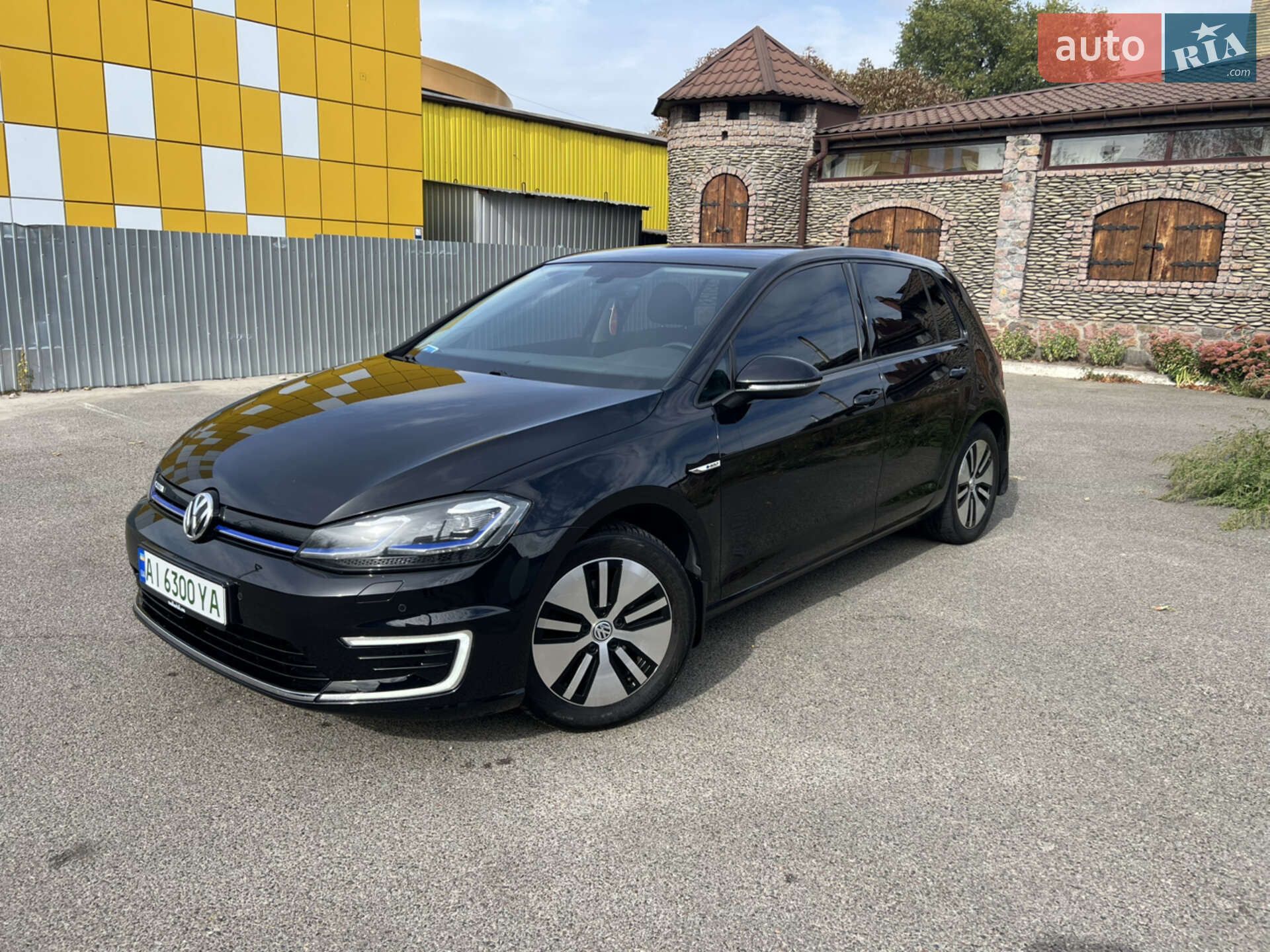 VOLKSWAGEN E-GOLF 2017