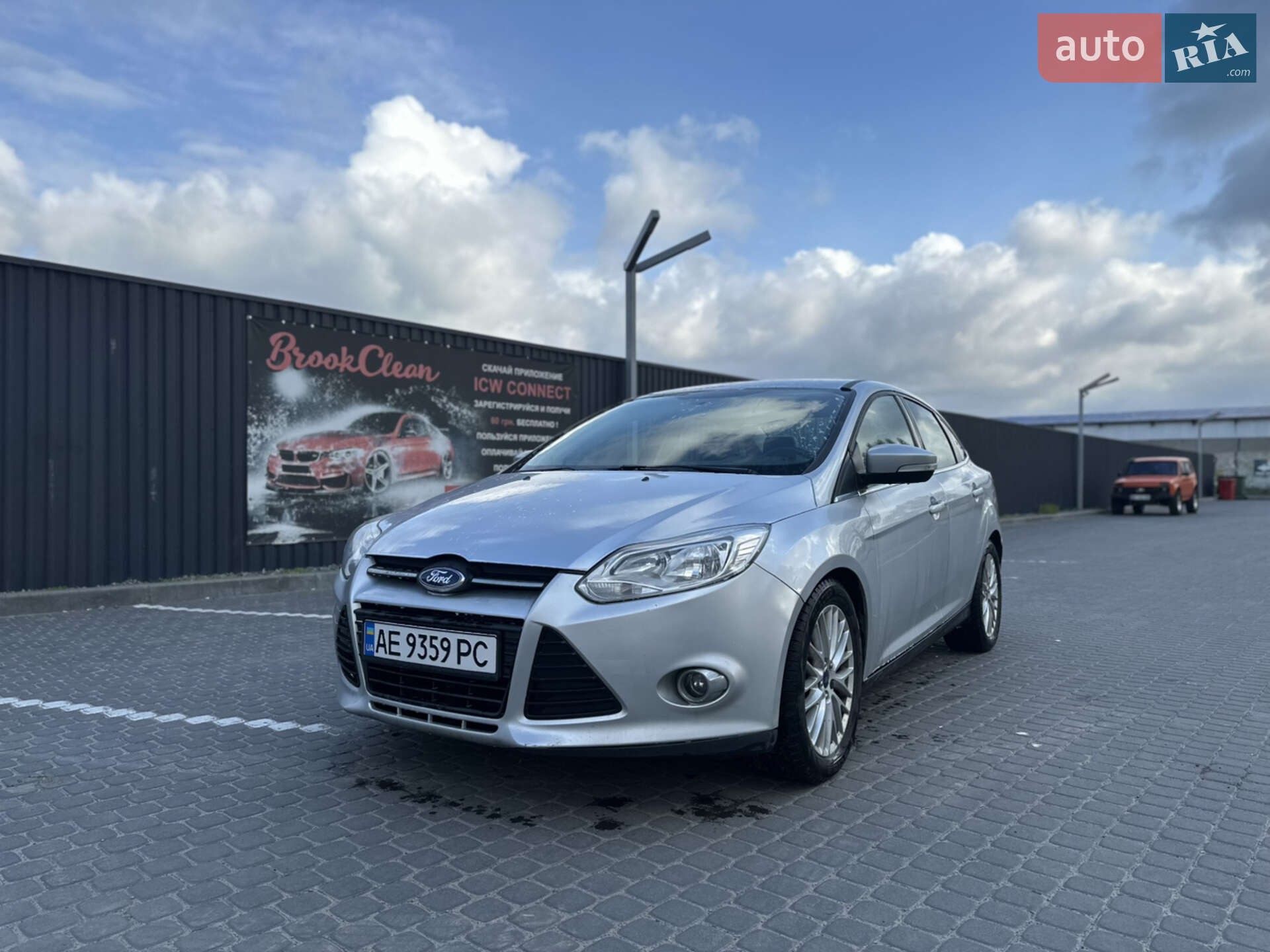 Головне фото звіту автомобіля FORD FOCUS 2013