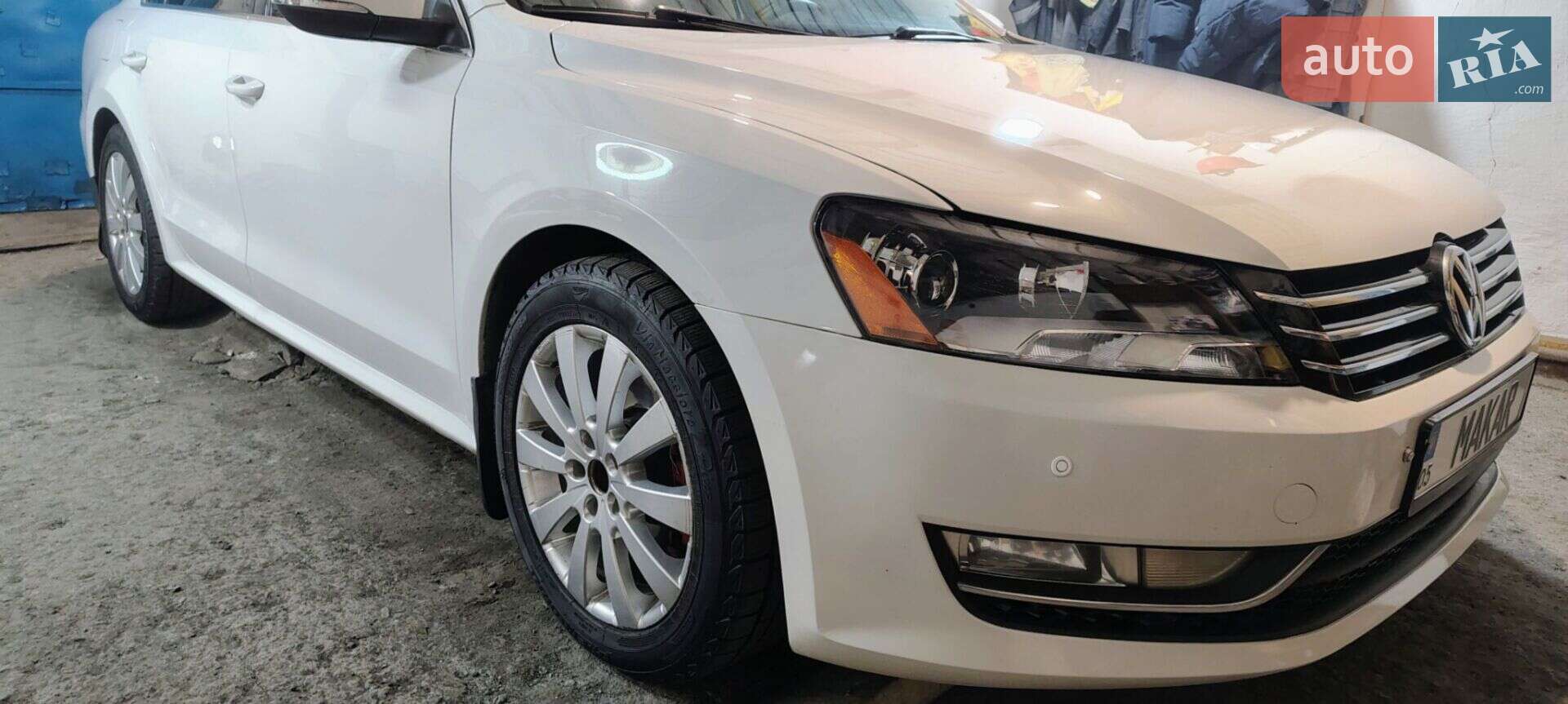 VOLKSWAGEN PASSAT 2011