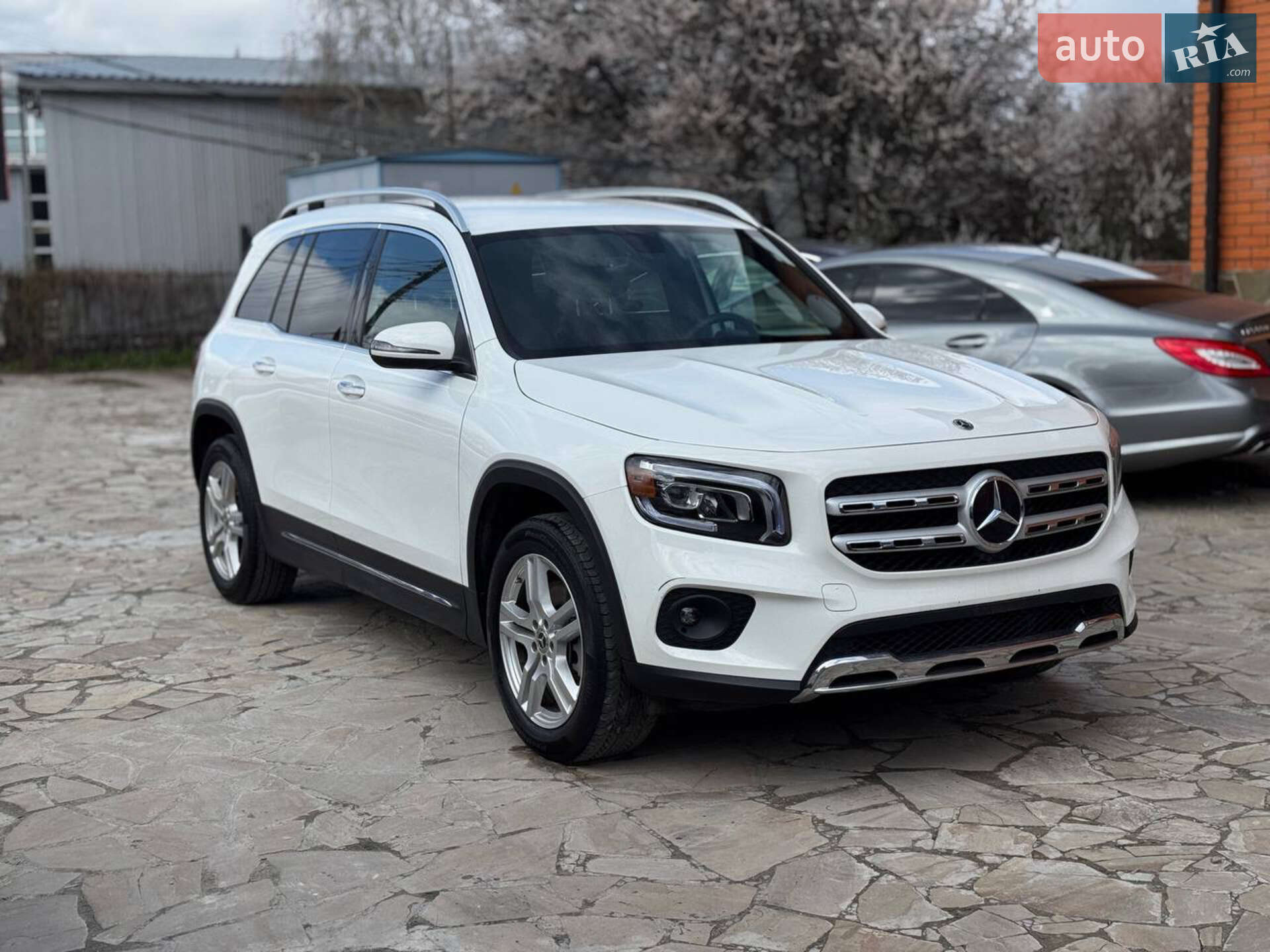 MERCEDES-BENZ GLB 250 2022