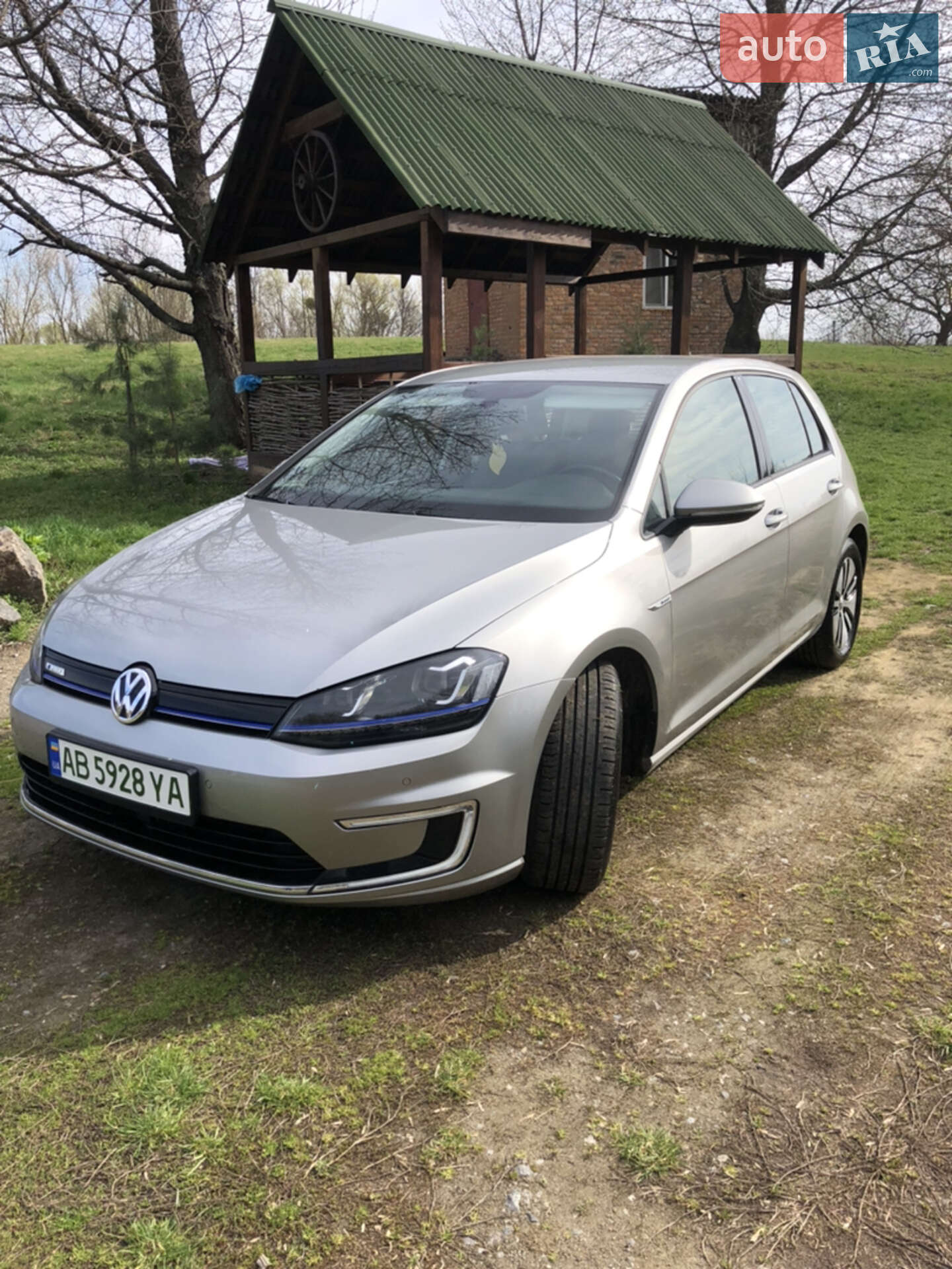 VOLKSWAGEN E-GOLF 2014