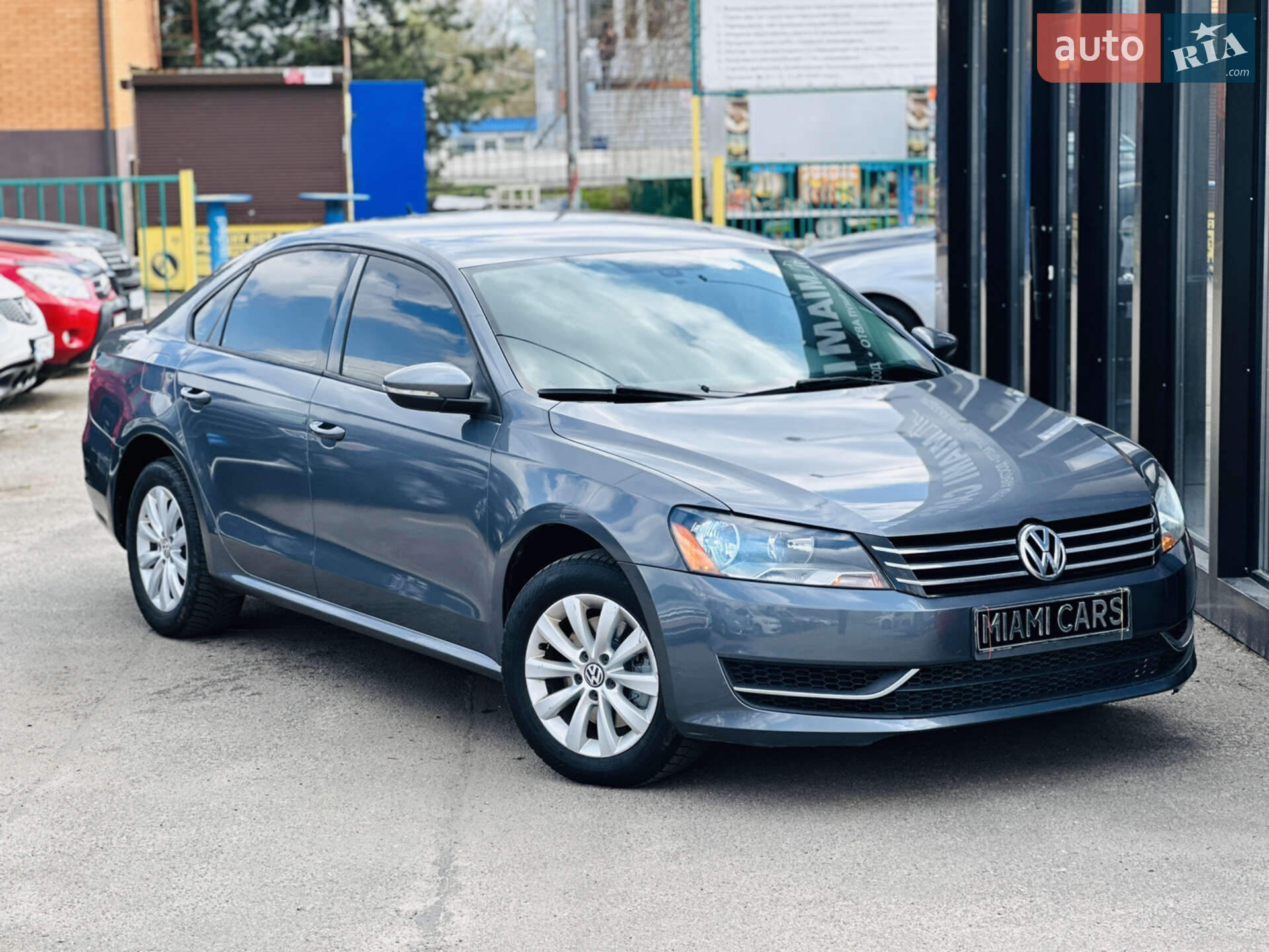 VOLKSWAGEN PASSAT 2012