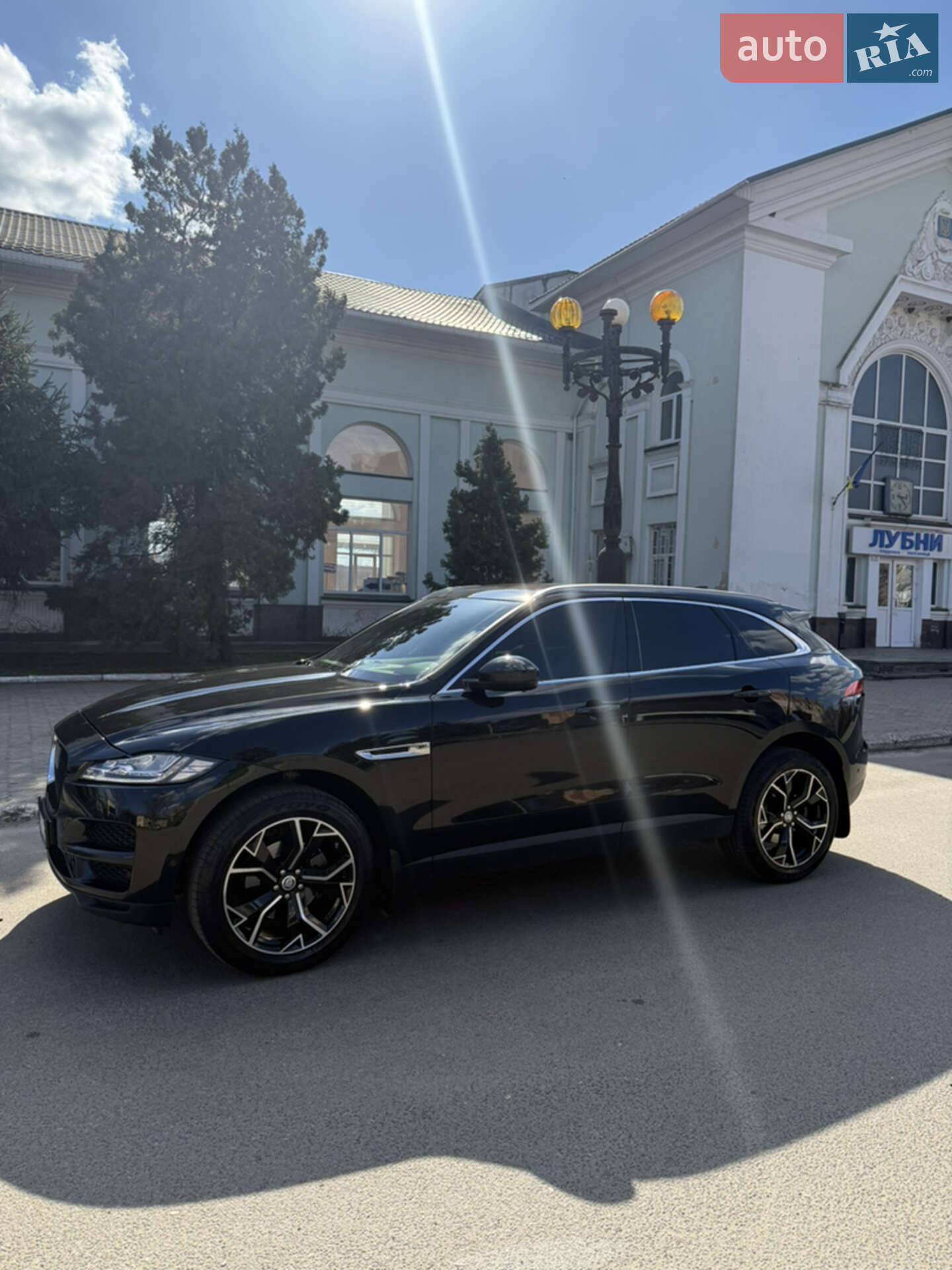 Головне фото звіту автомобіля JAGUAR F-PACE 2019