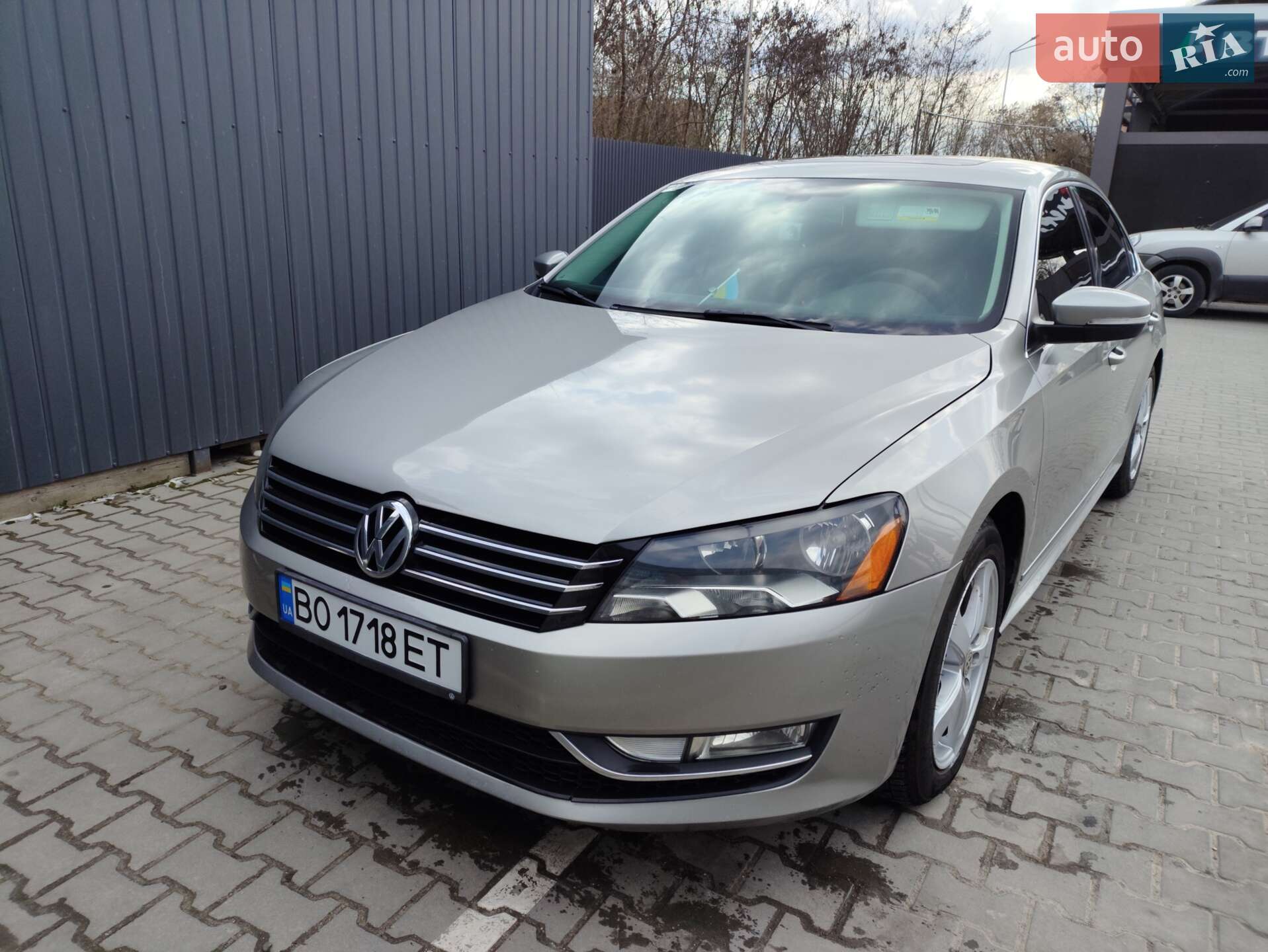 VOLKSWAGEN PASSAT 2012