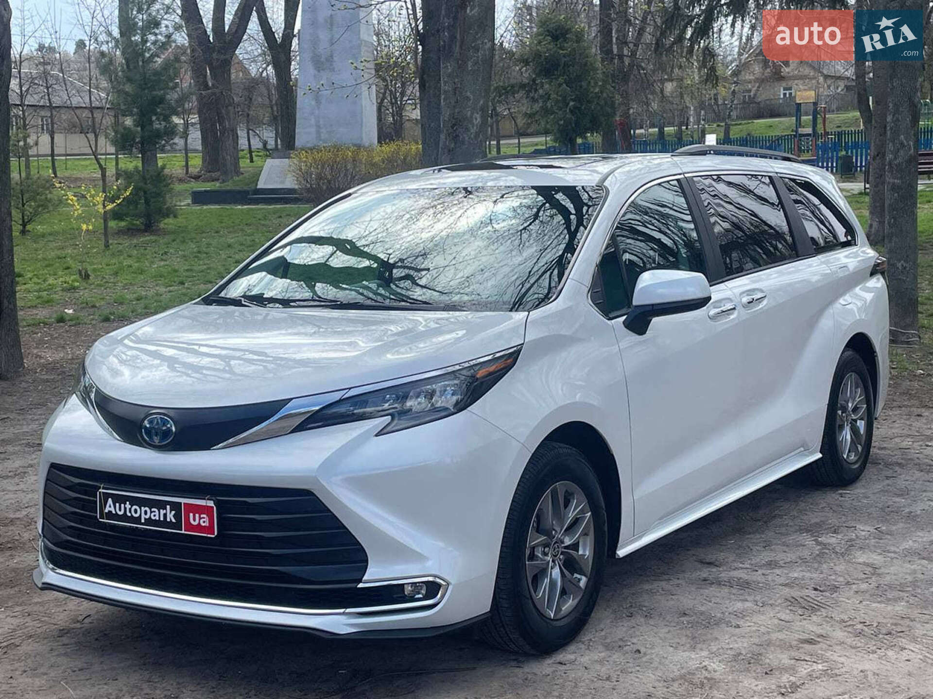 TOYOTA SIENNA 2023