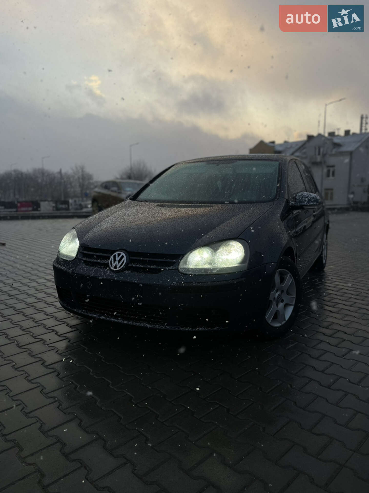 VOLKSWAGEN GOLF 2003